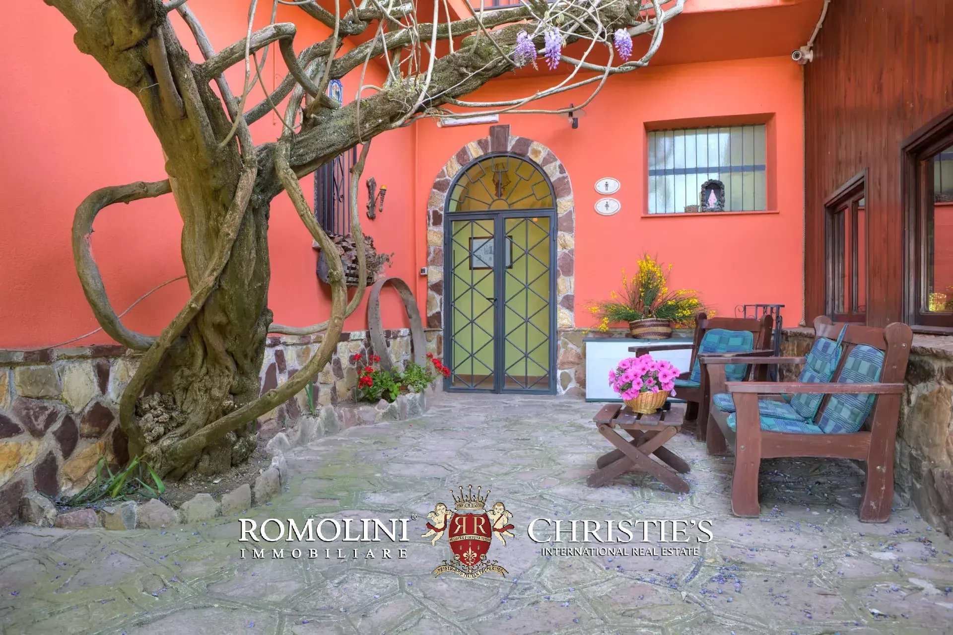 19 Bedroom Villa/Townhouse's Image 6
