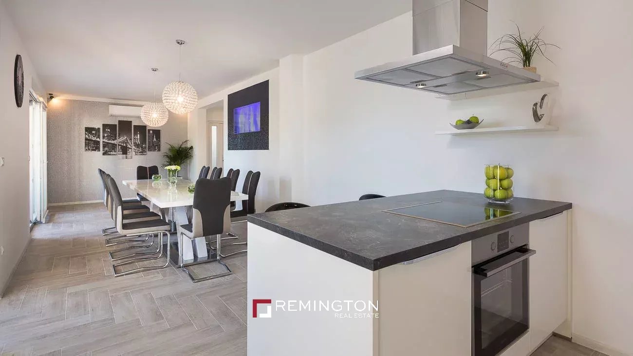 5 Bedroom Villa/Townhouse's Image 24