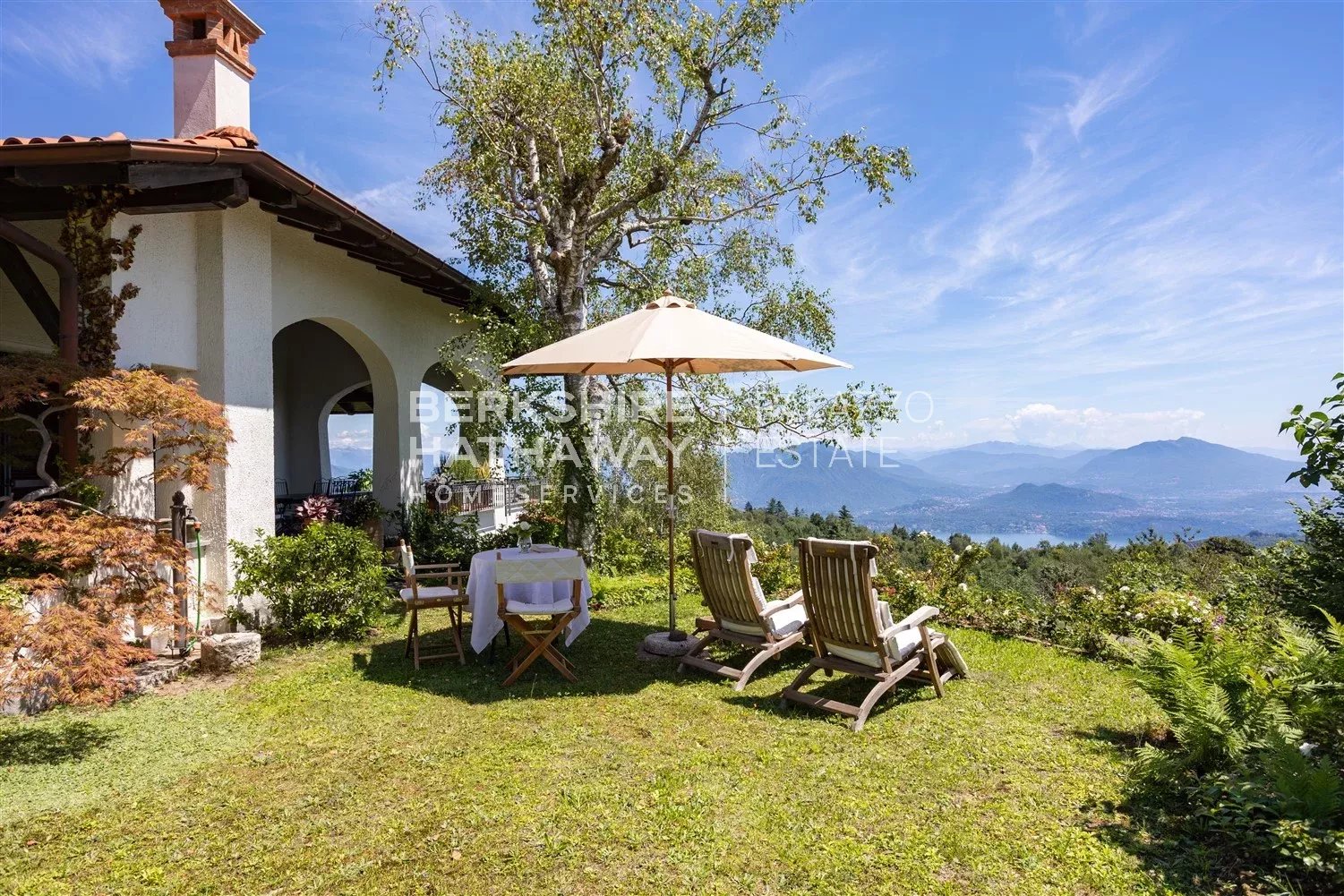 Villa in Campino - view 1