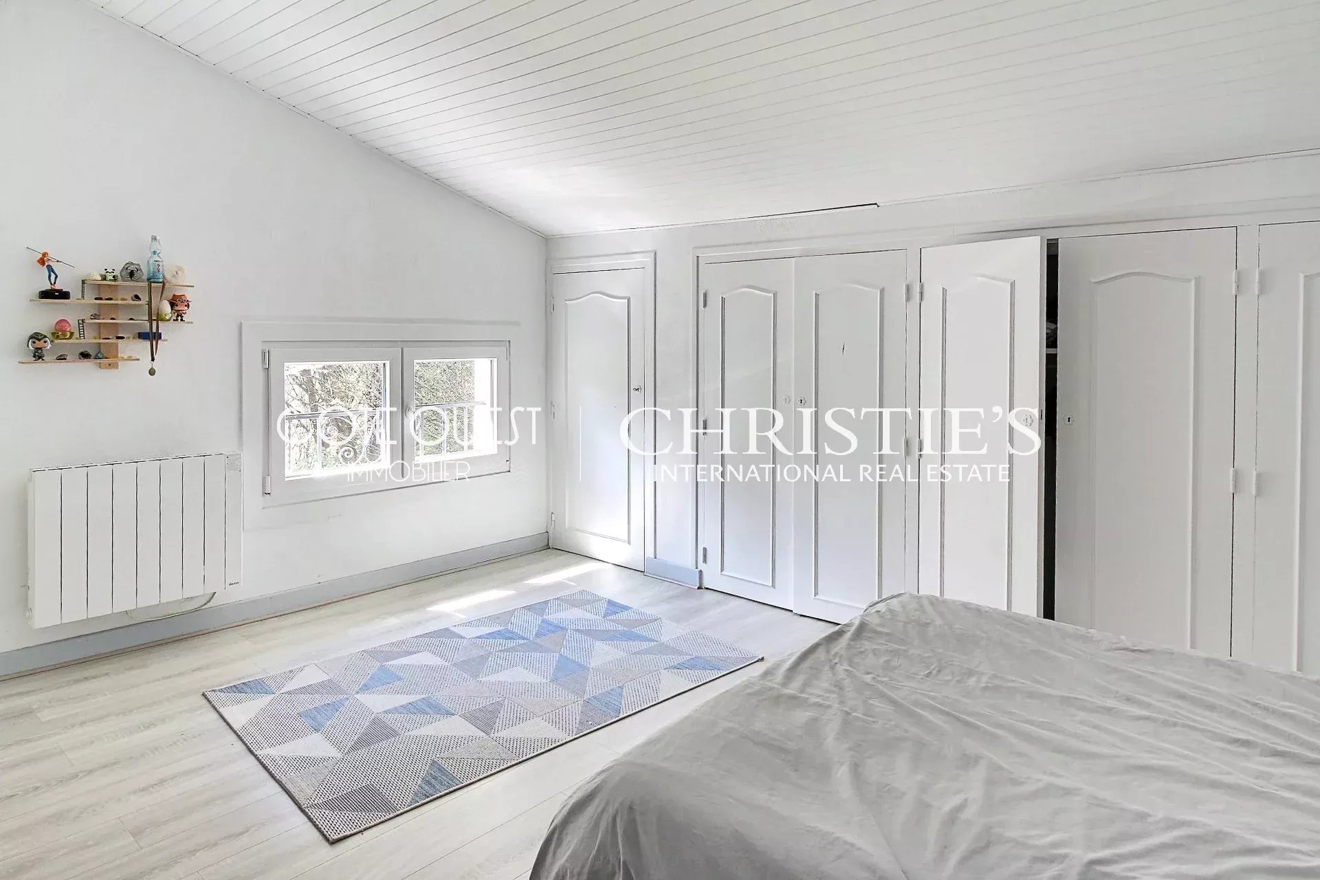 7 Bedroom Villa/Townhouse's Image 8