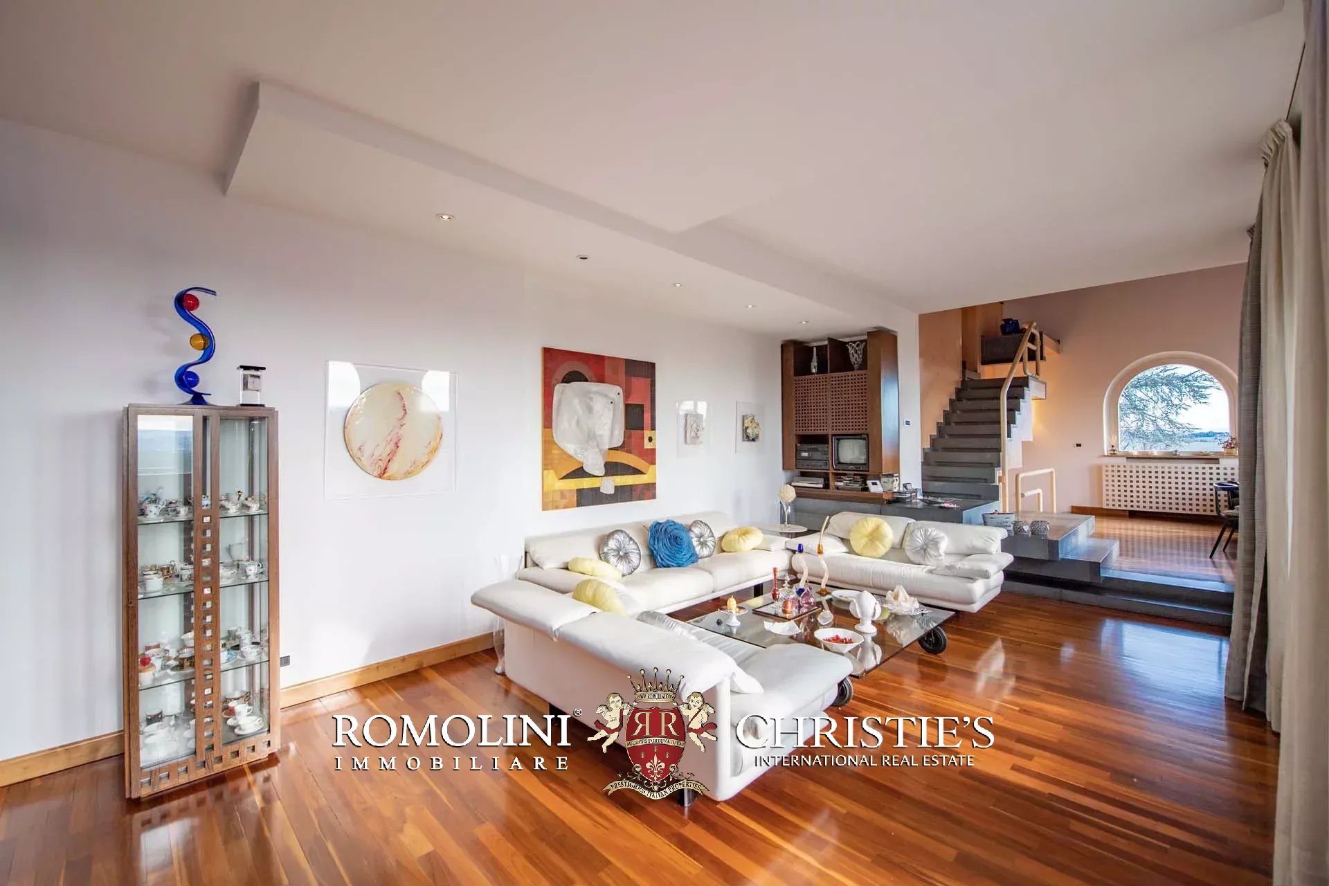 5 Bedroom Villa/Townhouse's Image 24