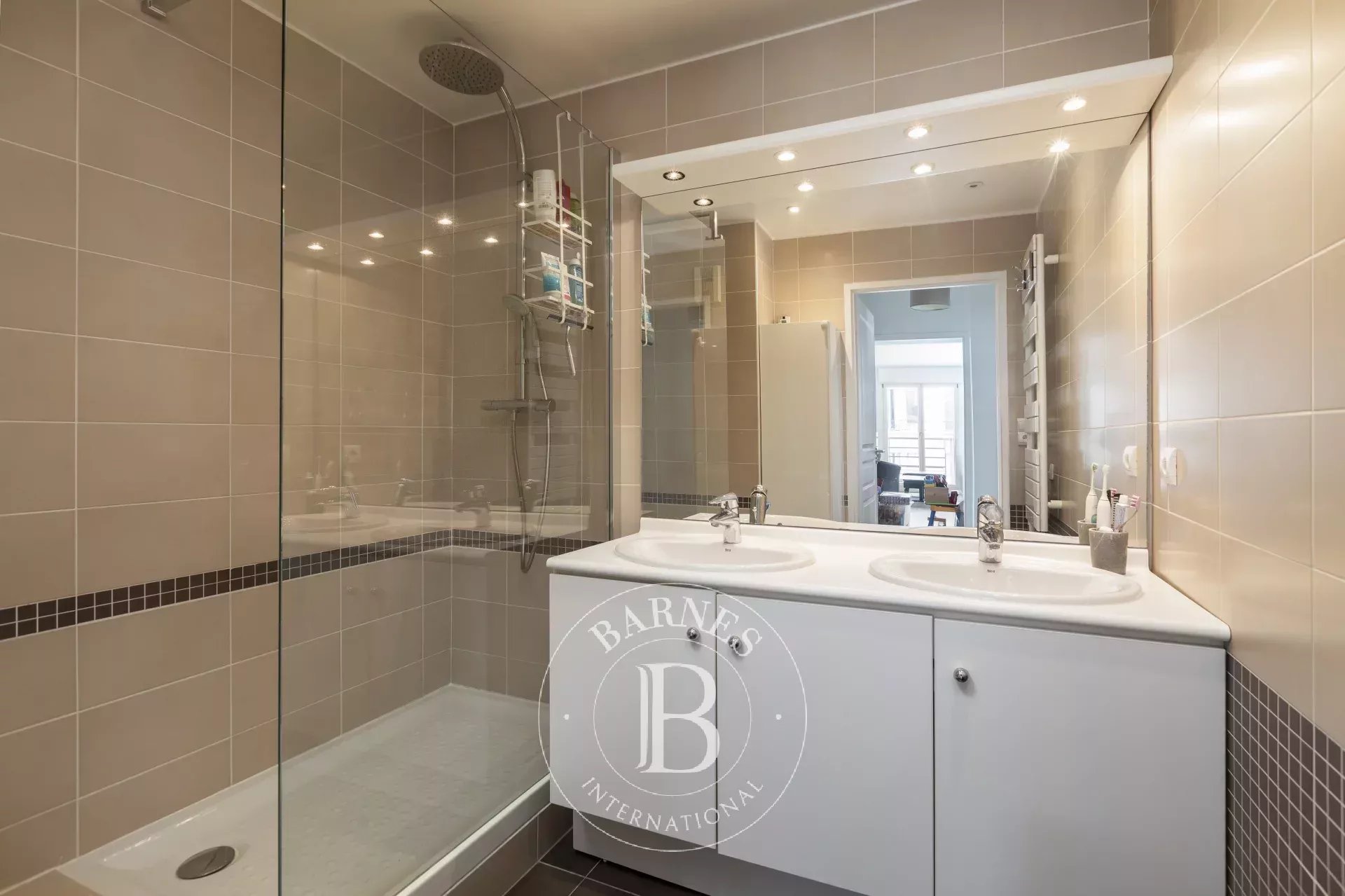 Daire Levallois-Perret - picture 11