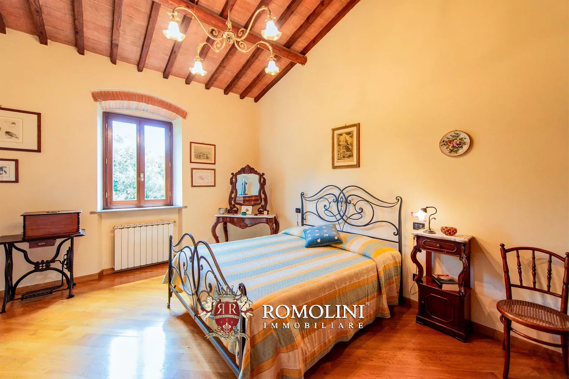 6 Bedroom Villa/Townhouse's Image 38