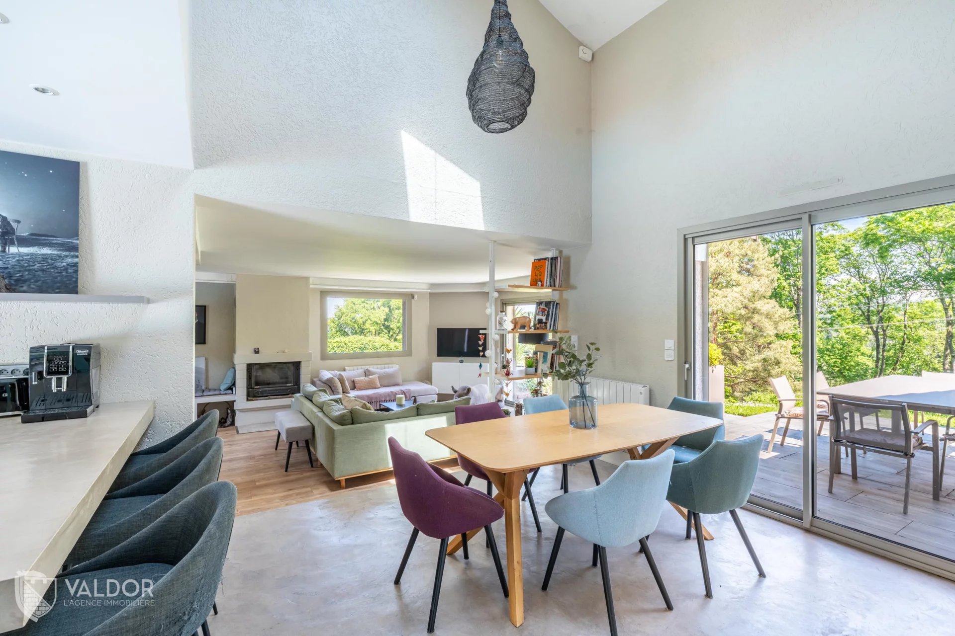 Maison rénovée - 7 pièces - 1700m2 de terrain - piscine