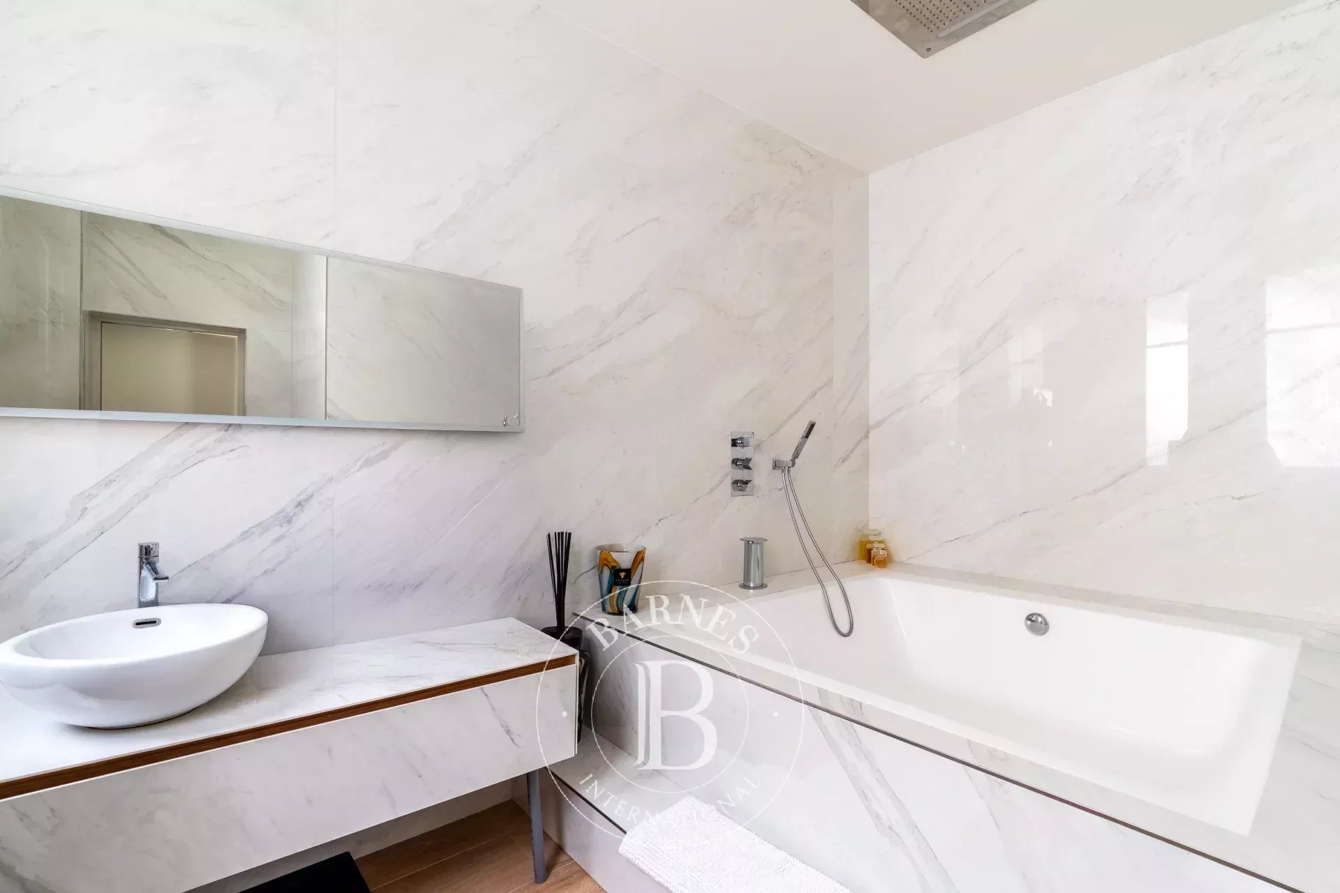 Neuilly - Perronet - Private lane - 4-bed private mansion - picture 31