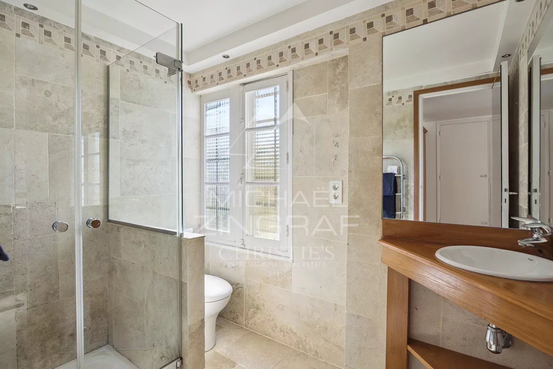 7 Bedroom Villa/Townhouse's Image 7