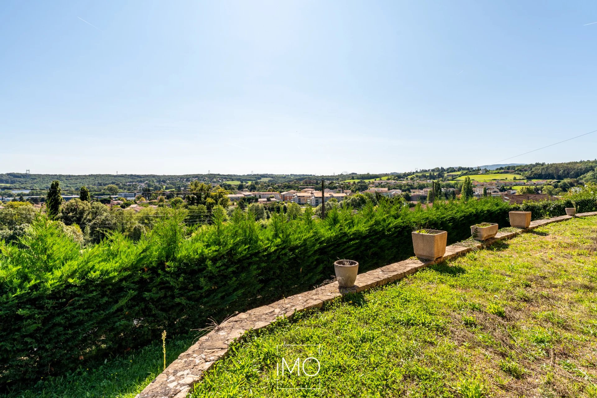Maison à rénover avec vue imprenable sur Lozanne