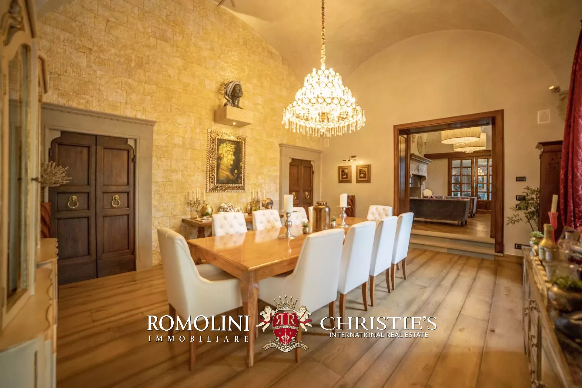 5 Bedroom Villa/Townhouse's Image 22