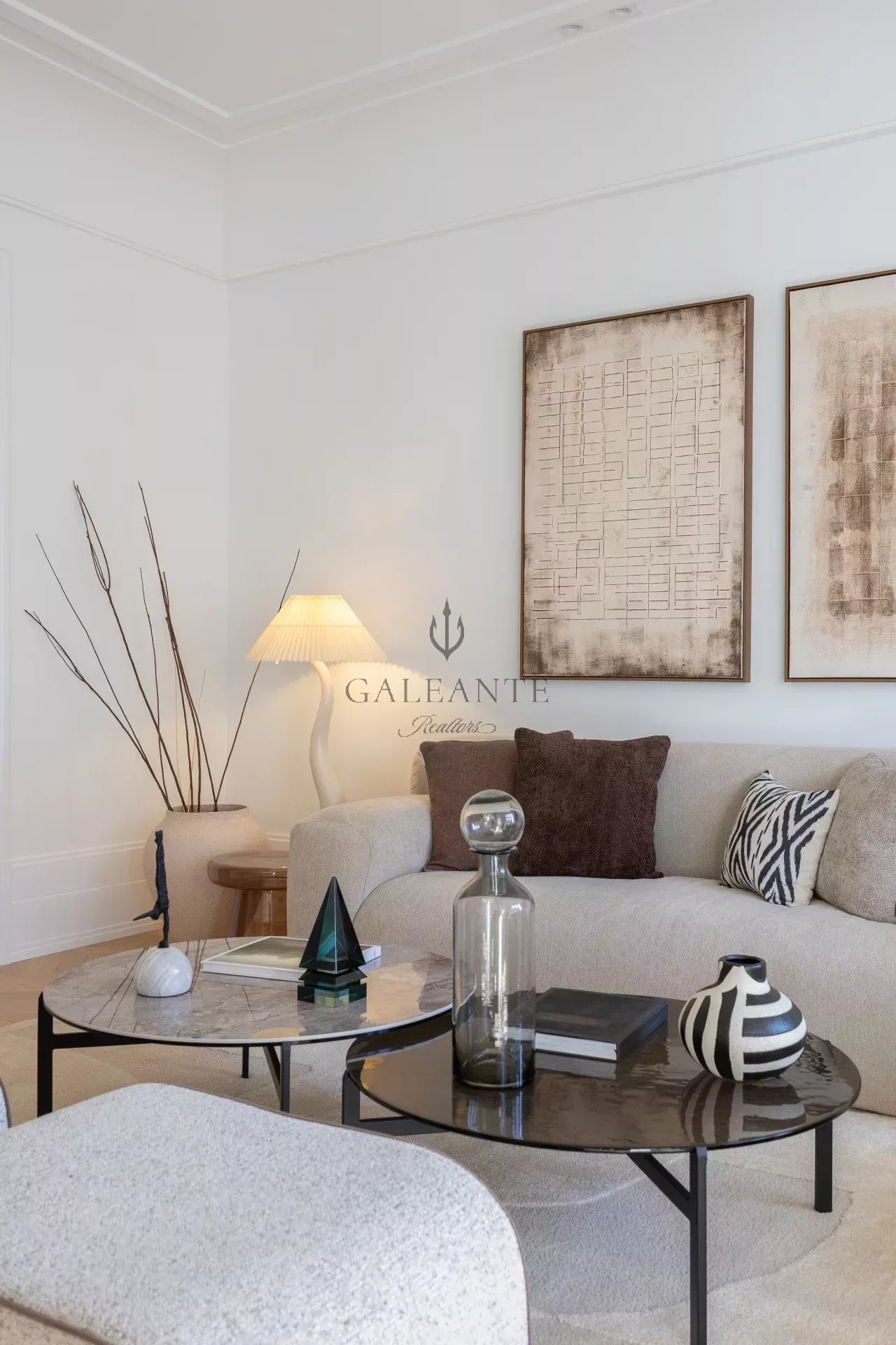 Sun-filled Signature Residence in iconic Juan Bravo - Image 9