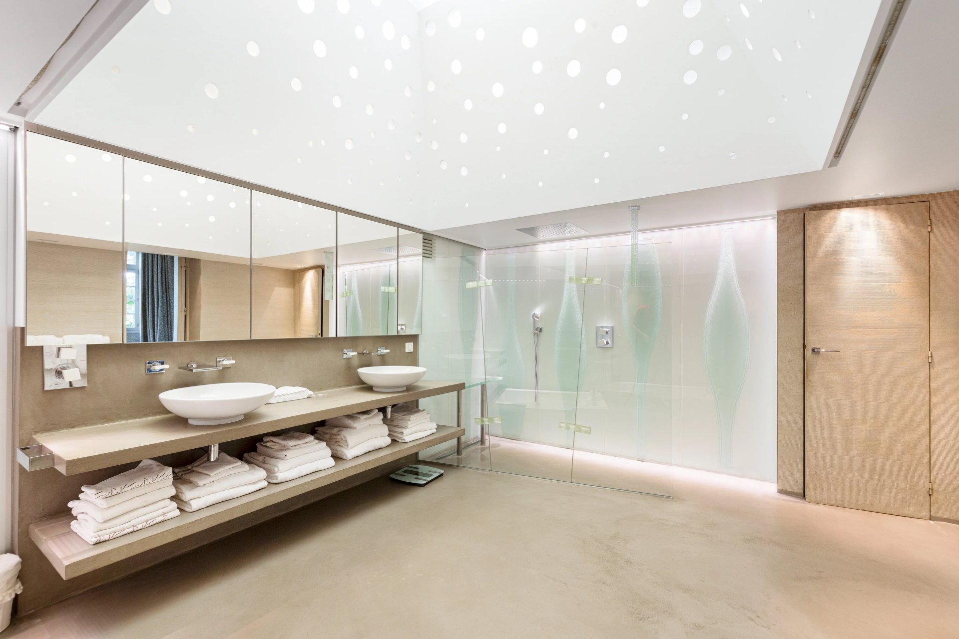 7 Bedroom Villa/Townhouse's Image 19