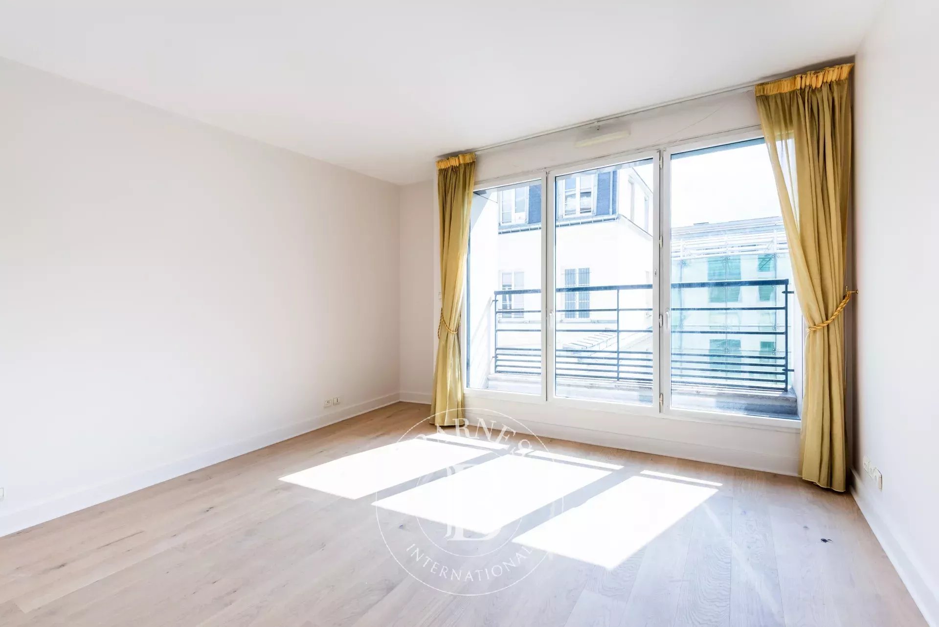 Daire Paris 8ème - picture 7