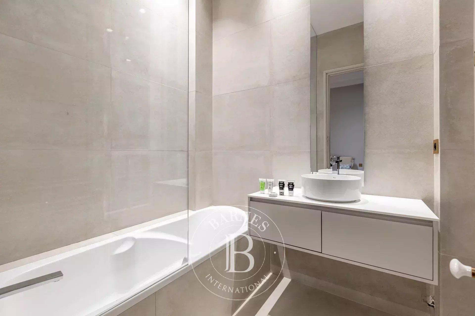 Paris  - Apartment 5 Bedrooms - picture 19