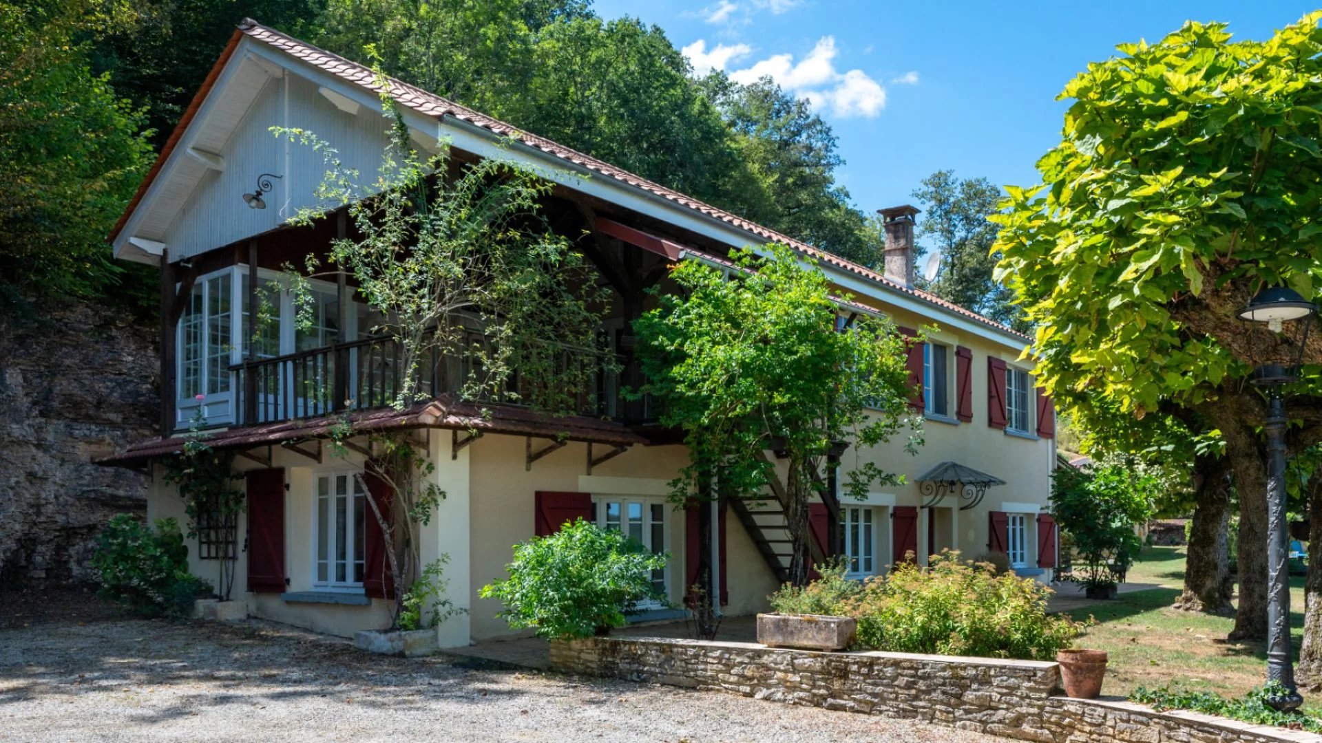 EXCLUSIVITE - Propriété de charme avec vue panoramique et piscin