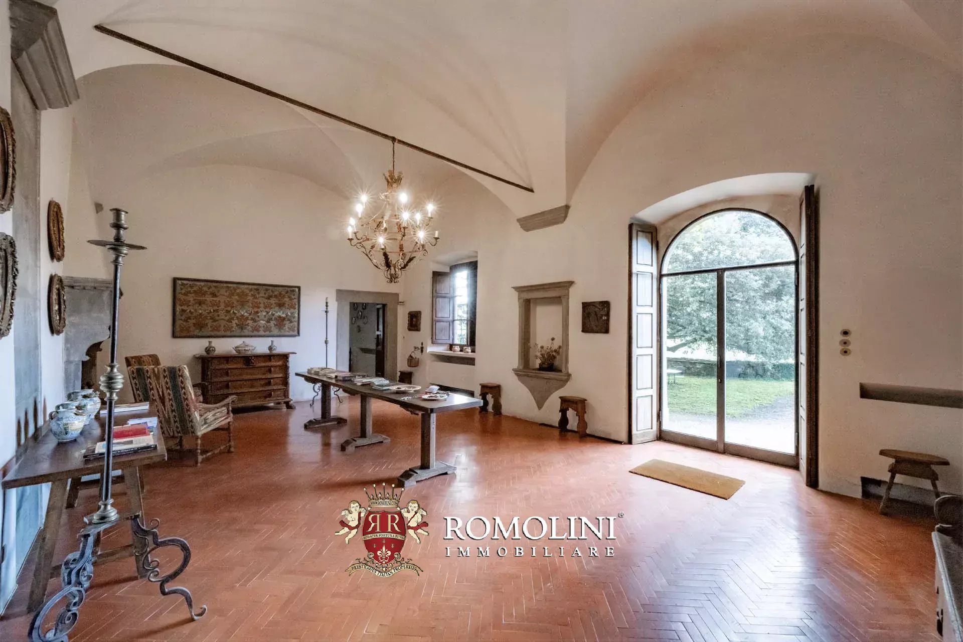 27 Bedroom Vineyard's Image 38