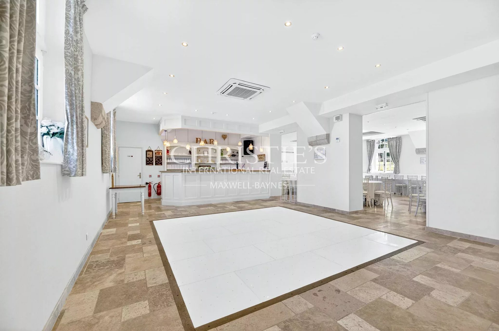 38 Bedroom Chateau's Image 86