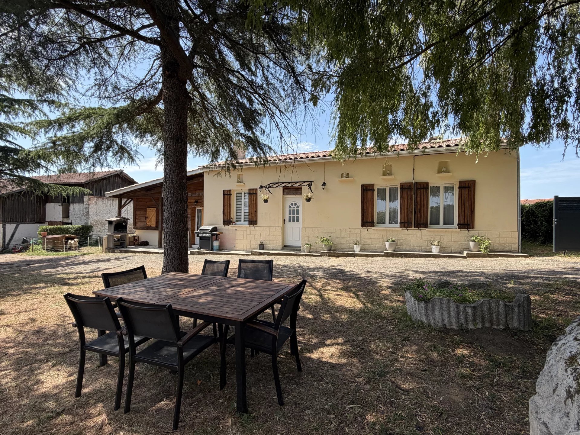 Maison 4 pièces 115 m2 + dépendances