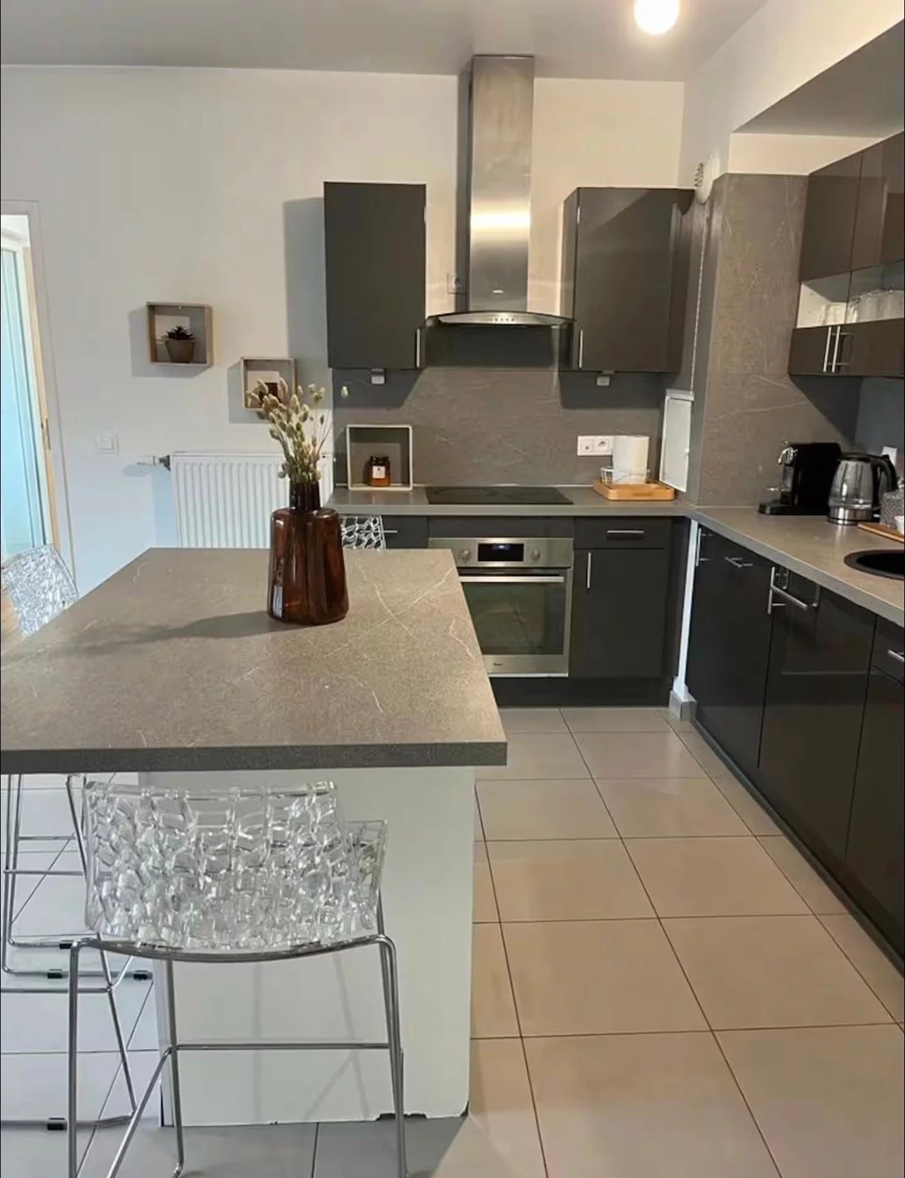 PORTE D'AUBERVILLIERS- ROSA PARC / 4 PIÈCES EN ÉTAGE / BALCON / - Image Array