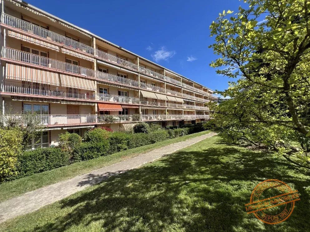 T4 - 2 chambres // parking et Cave