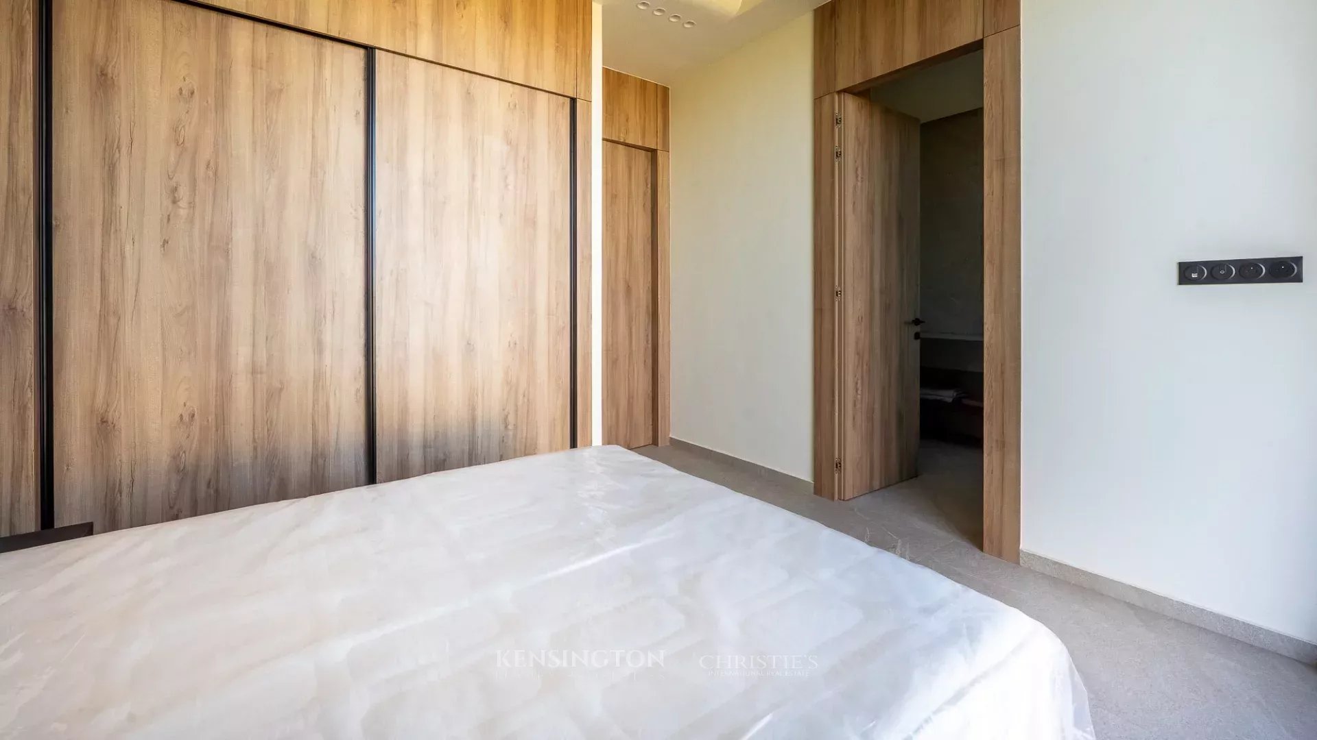 4 Bedroom Villa/Townhouse's Image 18