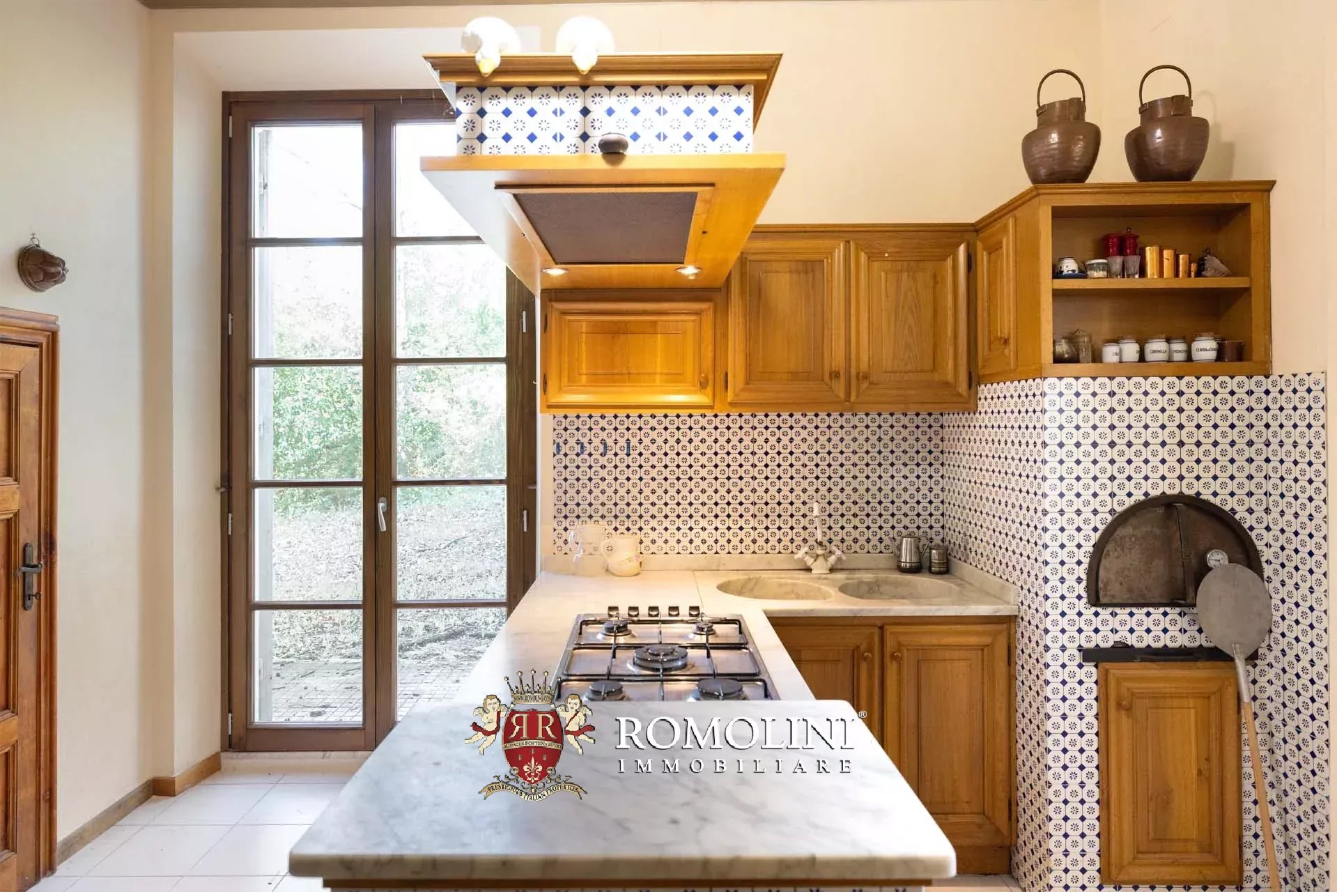 6 Bedroom Villa/Townhouse's Image 14