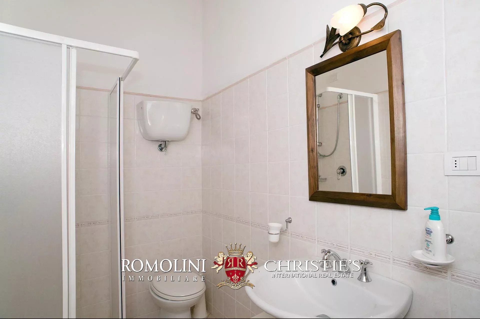 9 Bedroom Villa/Townhouse's Image 58
