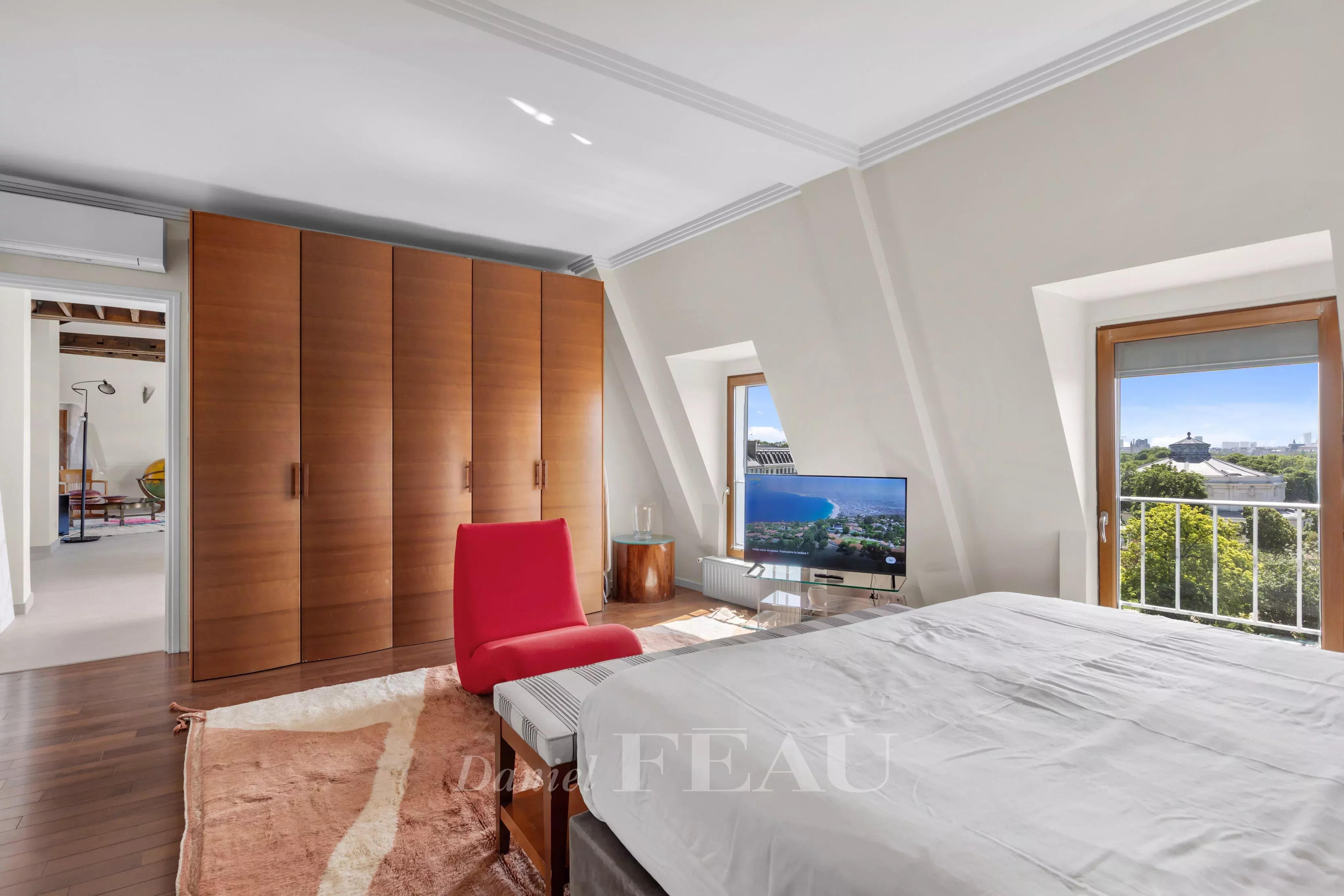 Sale Apartment Paris 8th