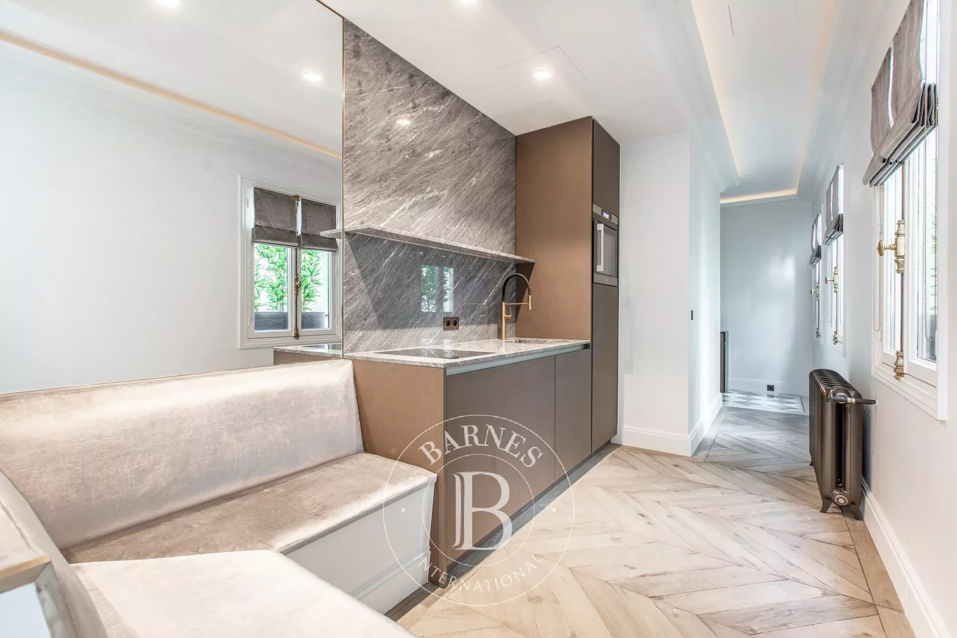 Daire Paris 8ème - picture 4