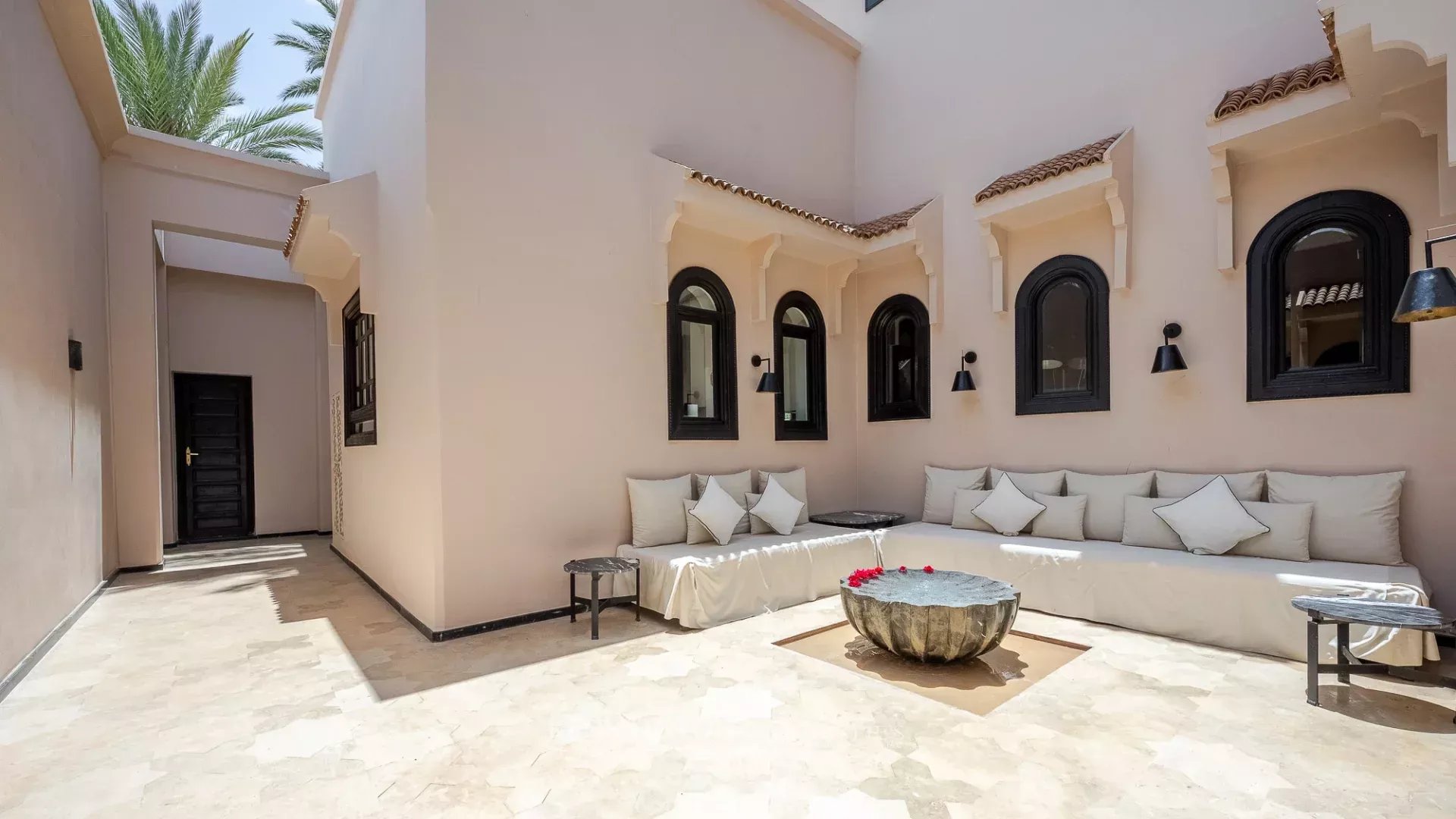 6 Bedroom Villa/Townhouse's Image 6