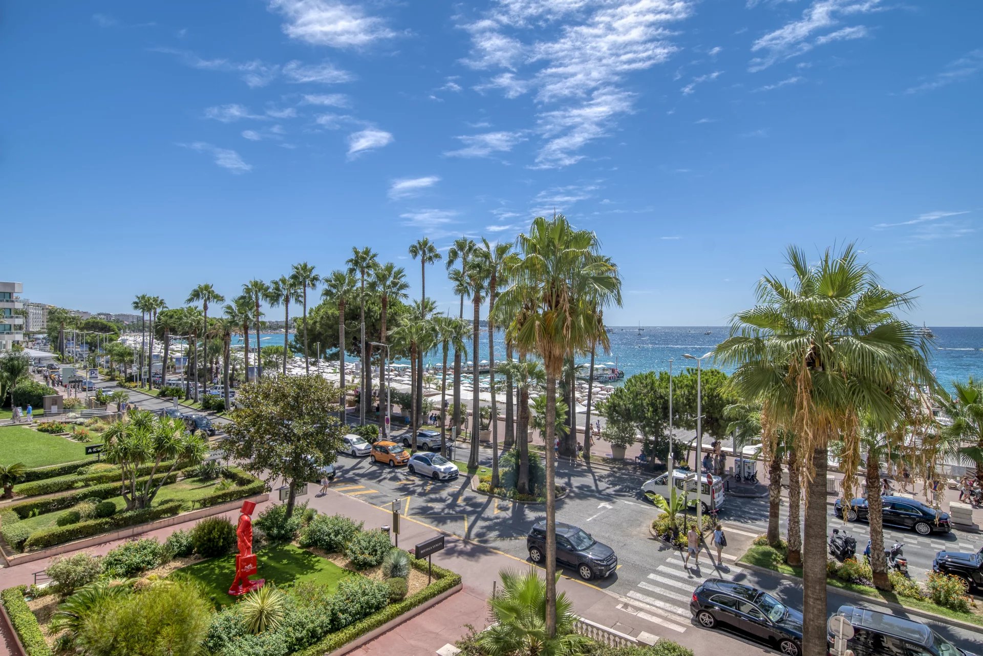 Appartement moderne 3 pièces avec vue mer situé sur la Croisette