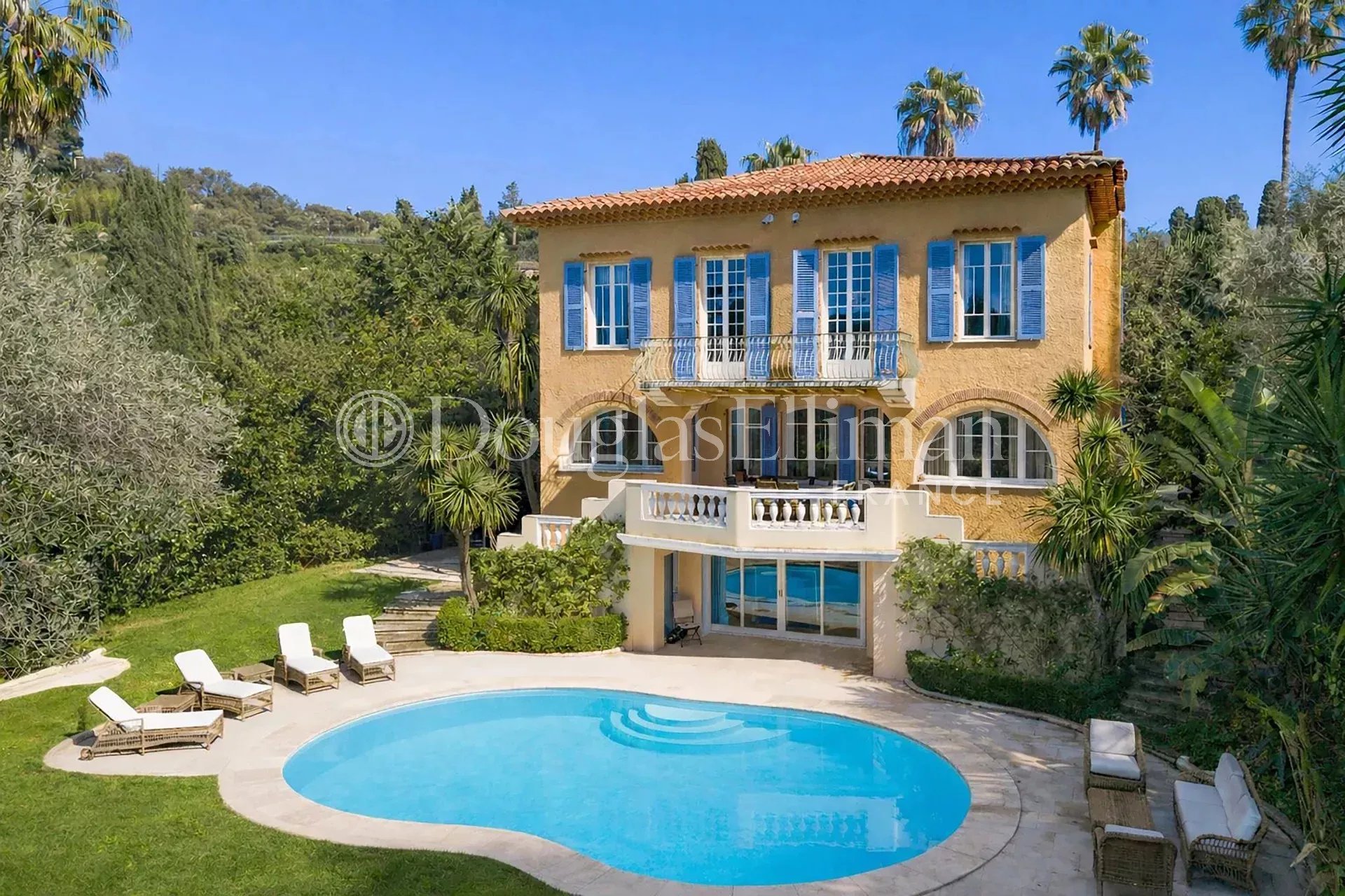 SAINT-JEAN-CAP-FERRAT — Une propriété d’exception à deux pas de la plage - Image nᵒ3