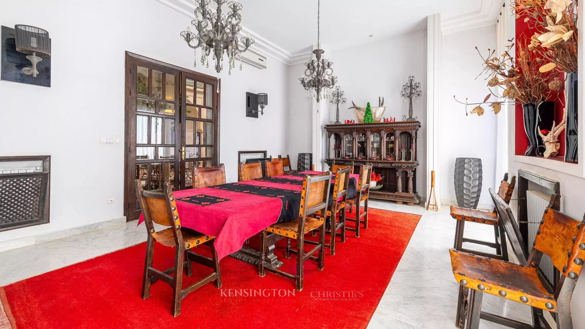 8 Bedroom Villa/Townhouse's Image 14