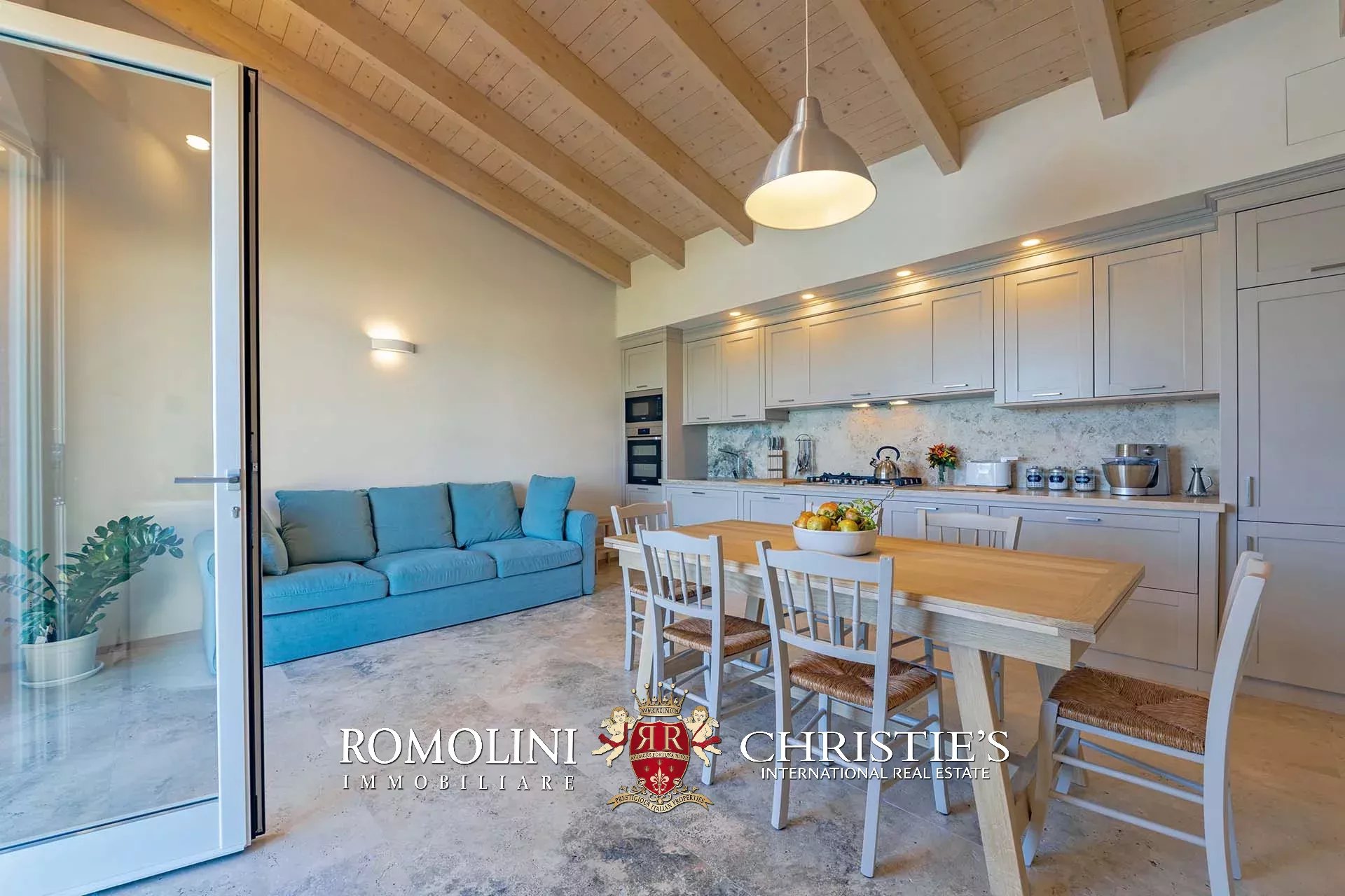 7 Bedroom Villa/Townhouse's Image 34