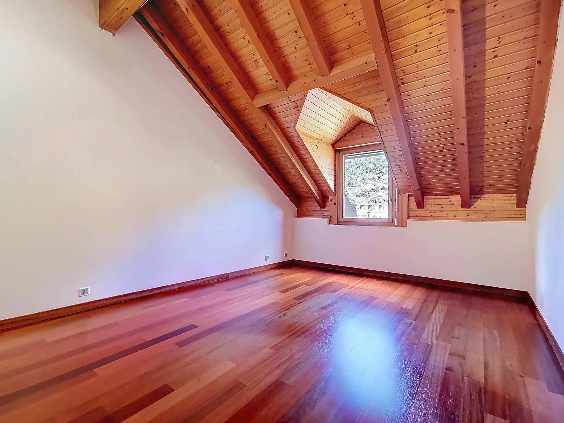 Charmant duplex 4.5 pièces avec mezzanine !