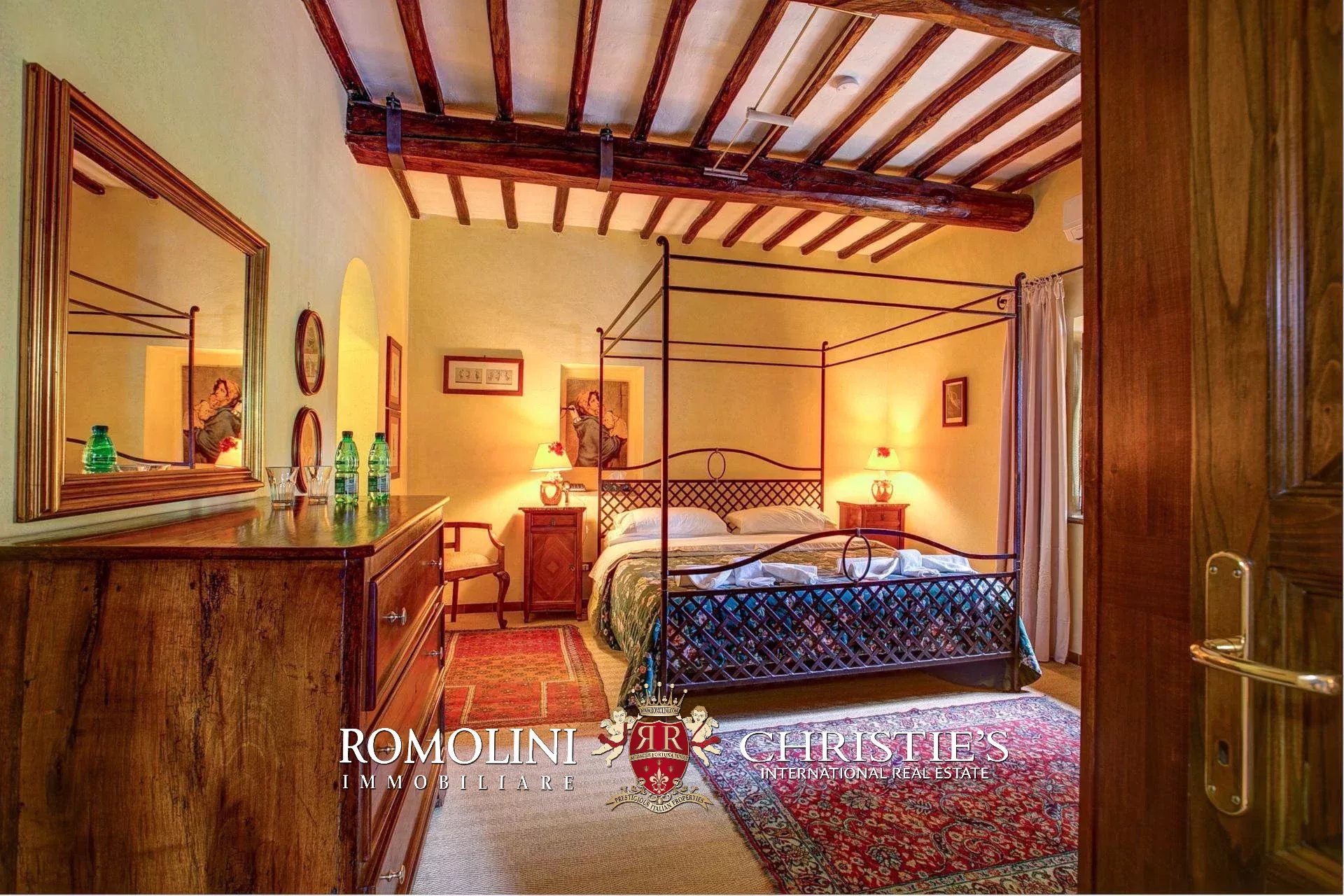 5 Bedroom Villa/Townhouse's Image 32