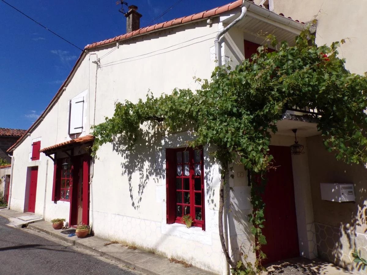 Charmante maison de bourg avec cour