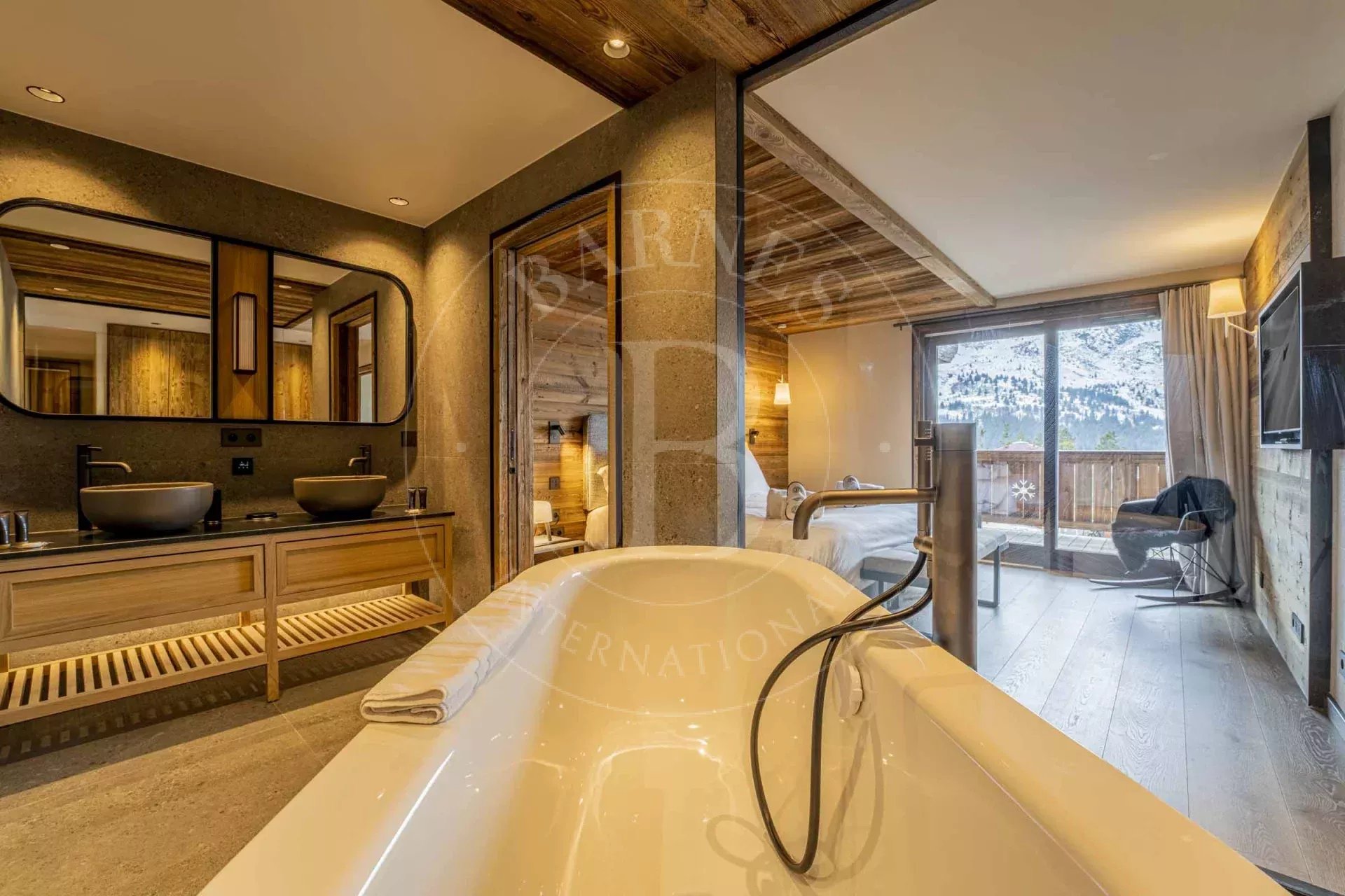 Méribel Superb 5-bedroom duplex apartment at Rond Point des Pistes