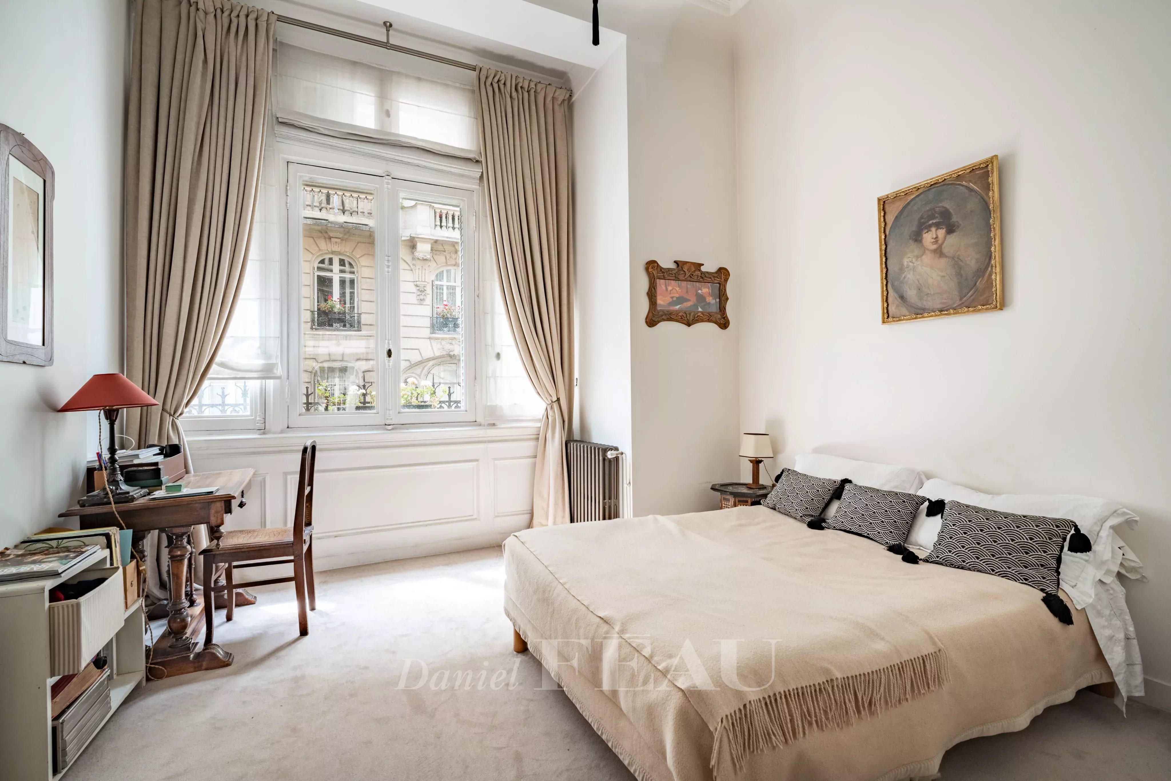 Sale Mansion Paris 16th