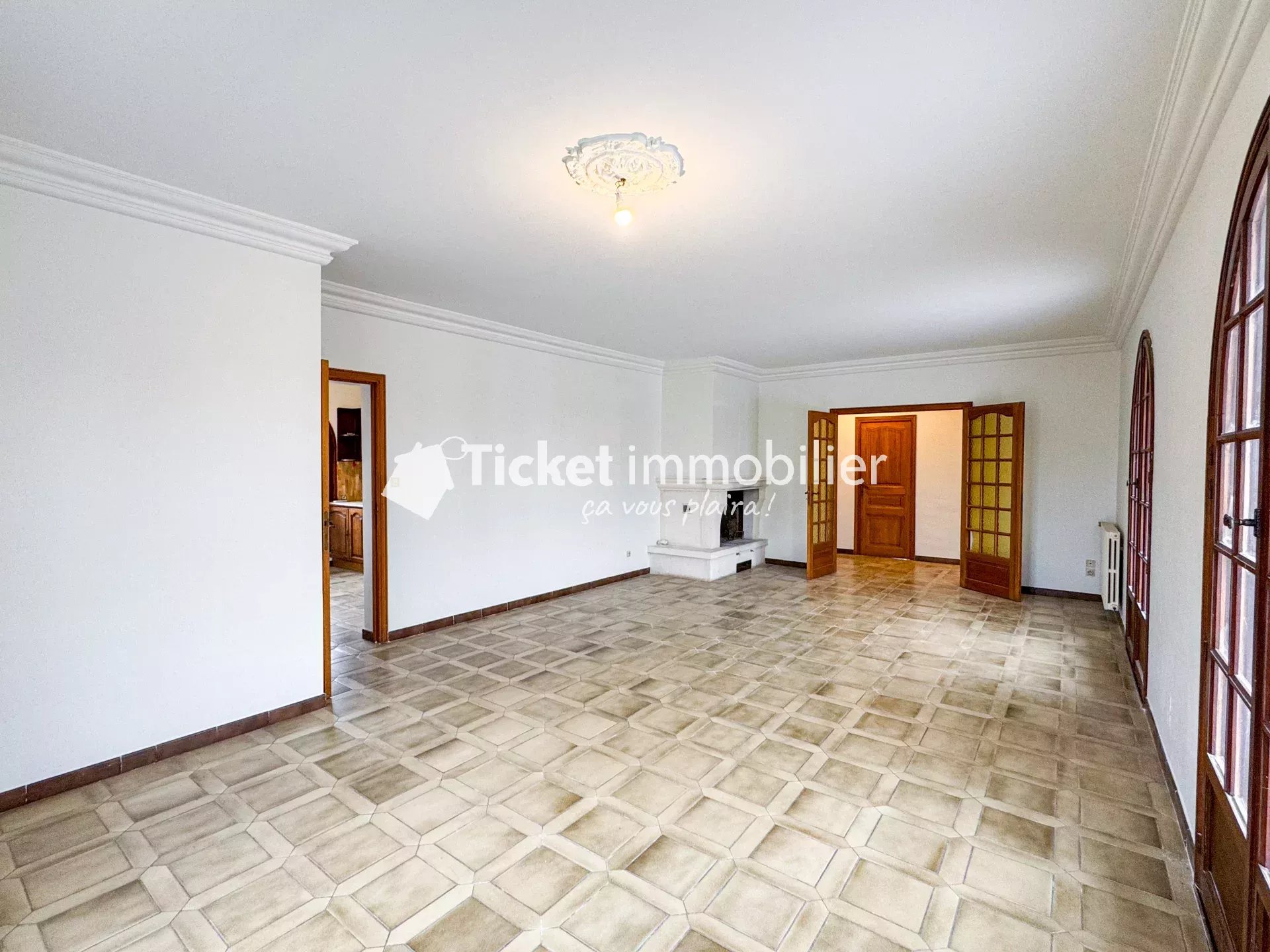 MAISON T5 DE 146m2 AVEC JARDIN de 633m2, GARAGE, CLIMATISATION ET GRANDE TERRASSE — photo 4