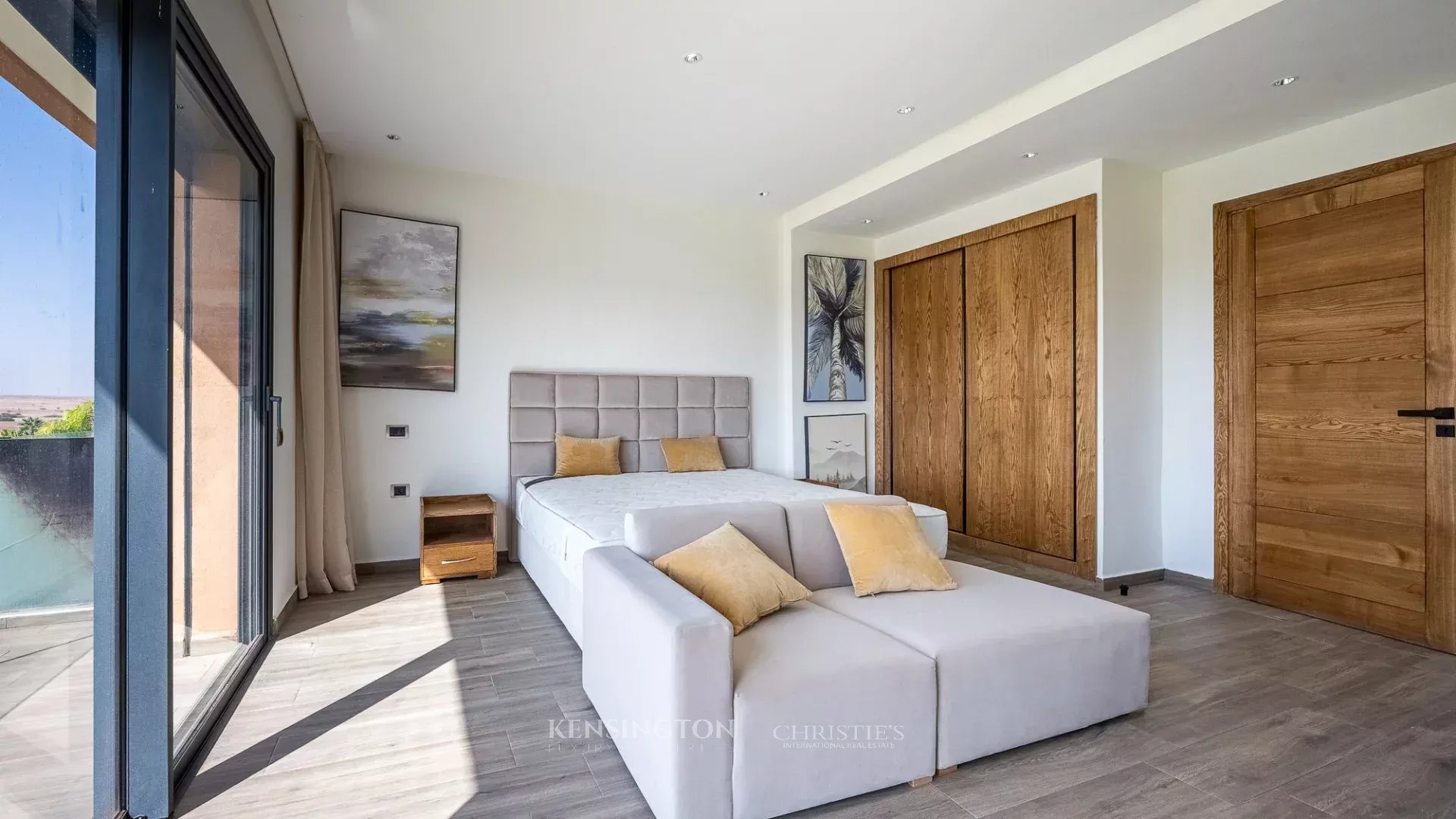 6 Bedroom Villa/Townhouse's Image 21