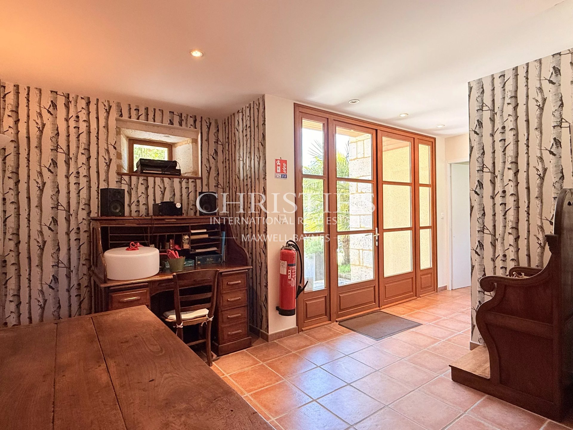 9 Bedroom Villa/Townhouse's Image 27
