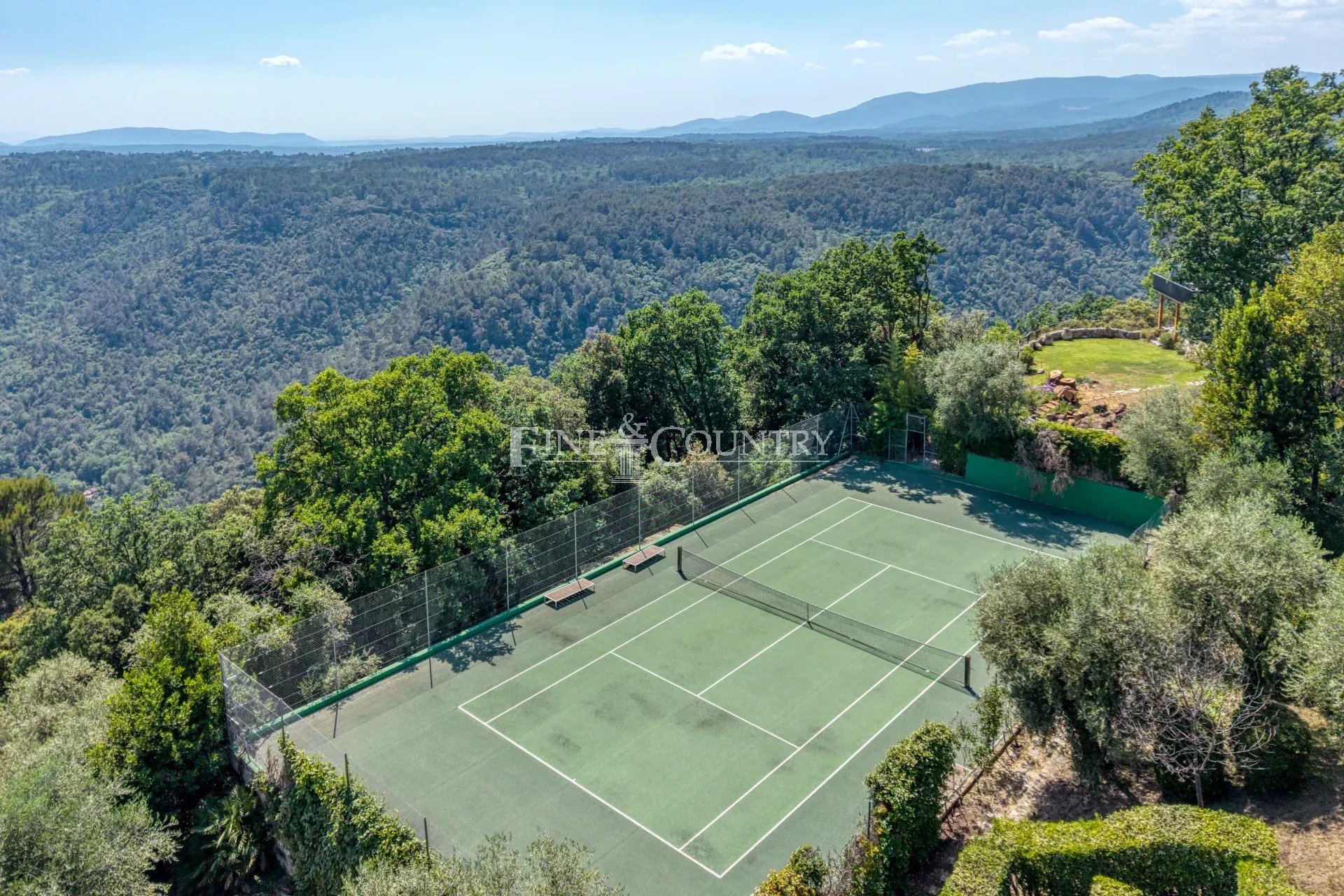 Photo of Estate for sale in Saint-Cezaire-sur-Siagne