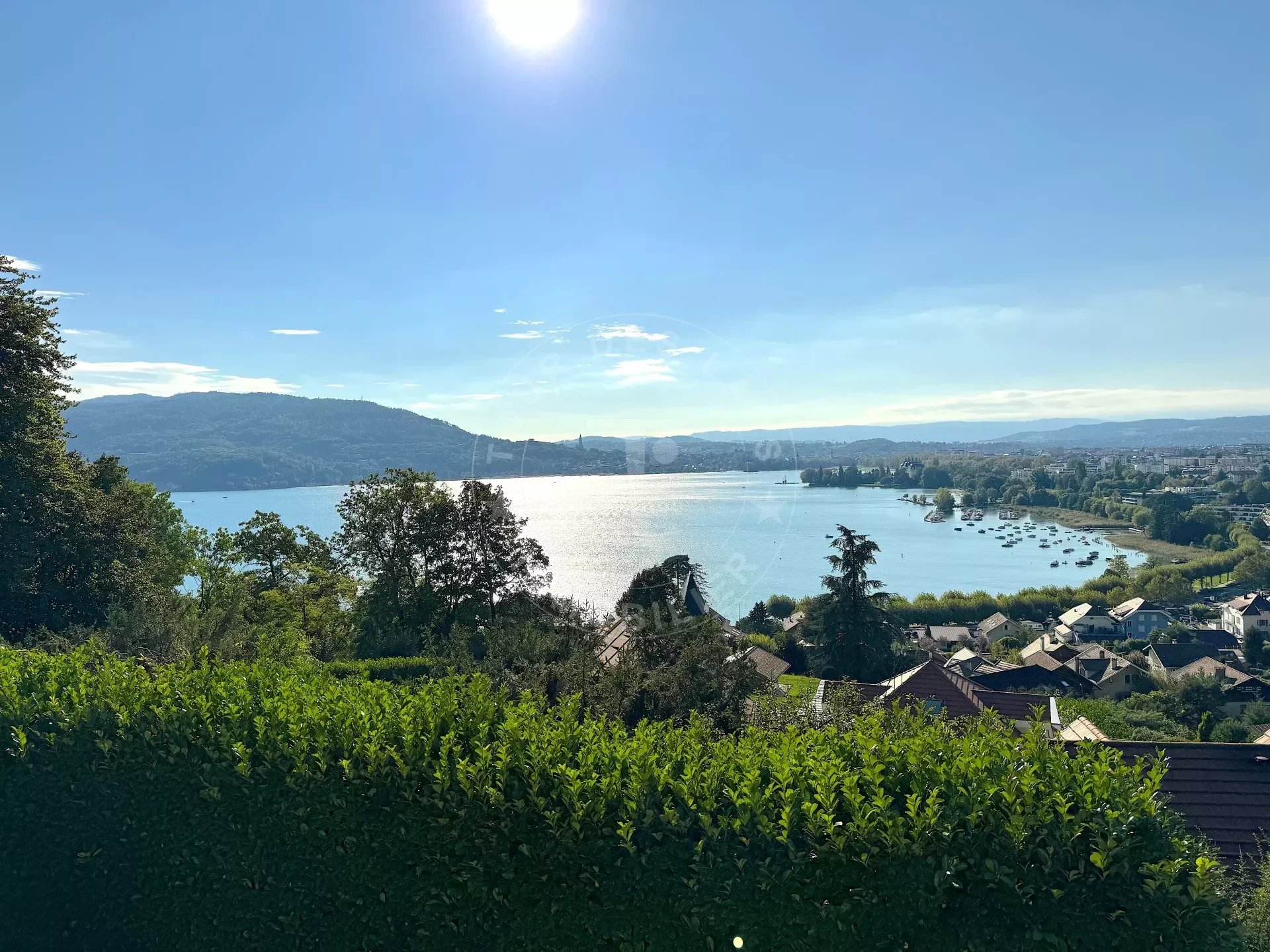 Appartement a vendre proche d'Annecy avec vue sur le lac d'Annecy 