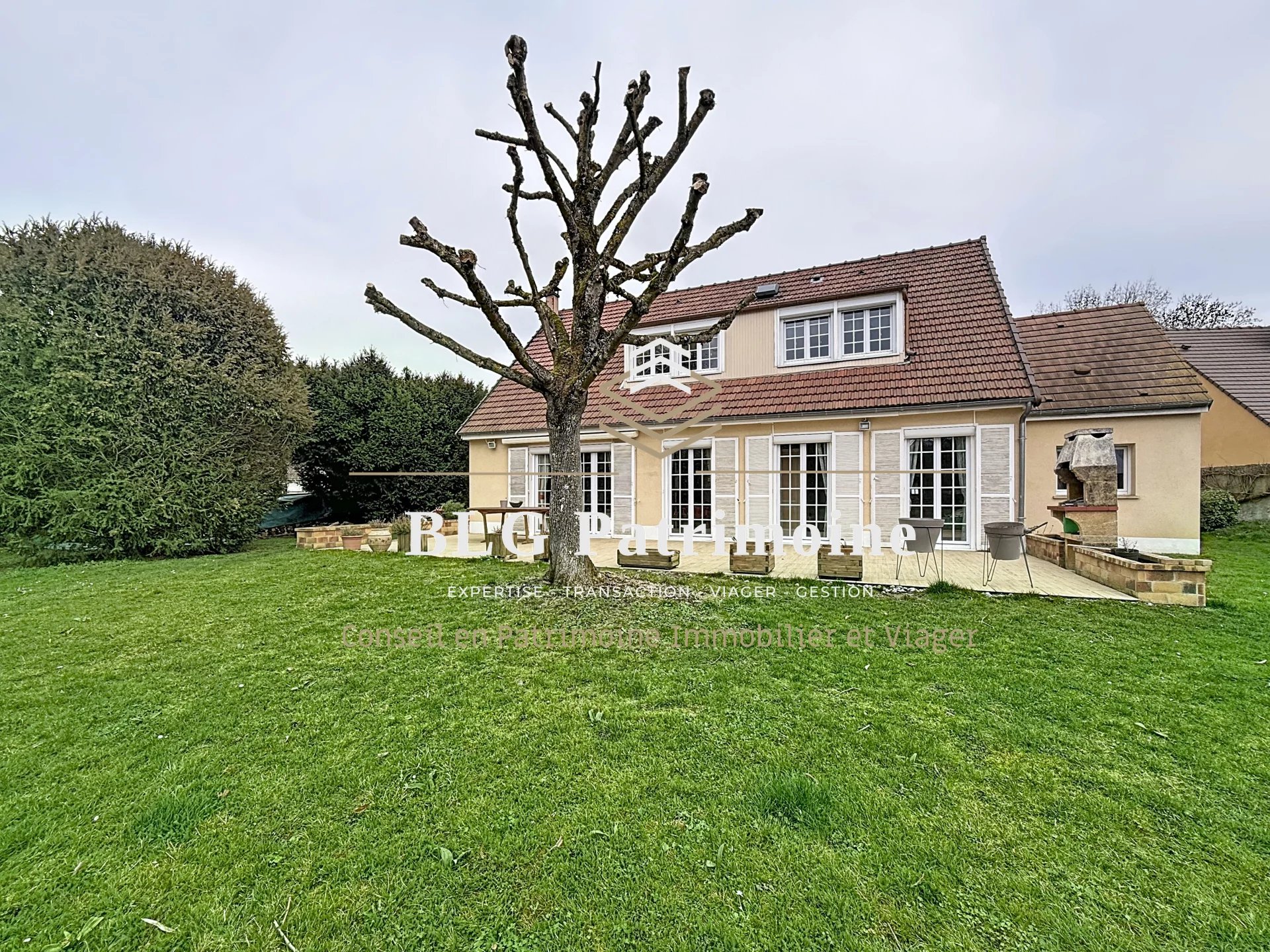 Agence immobilière de 