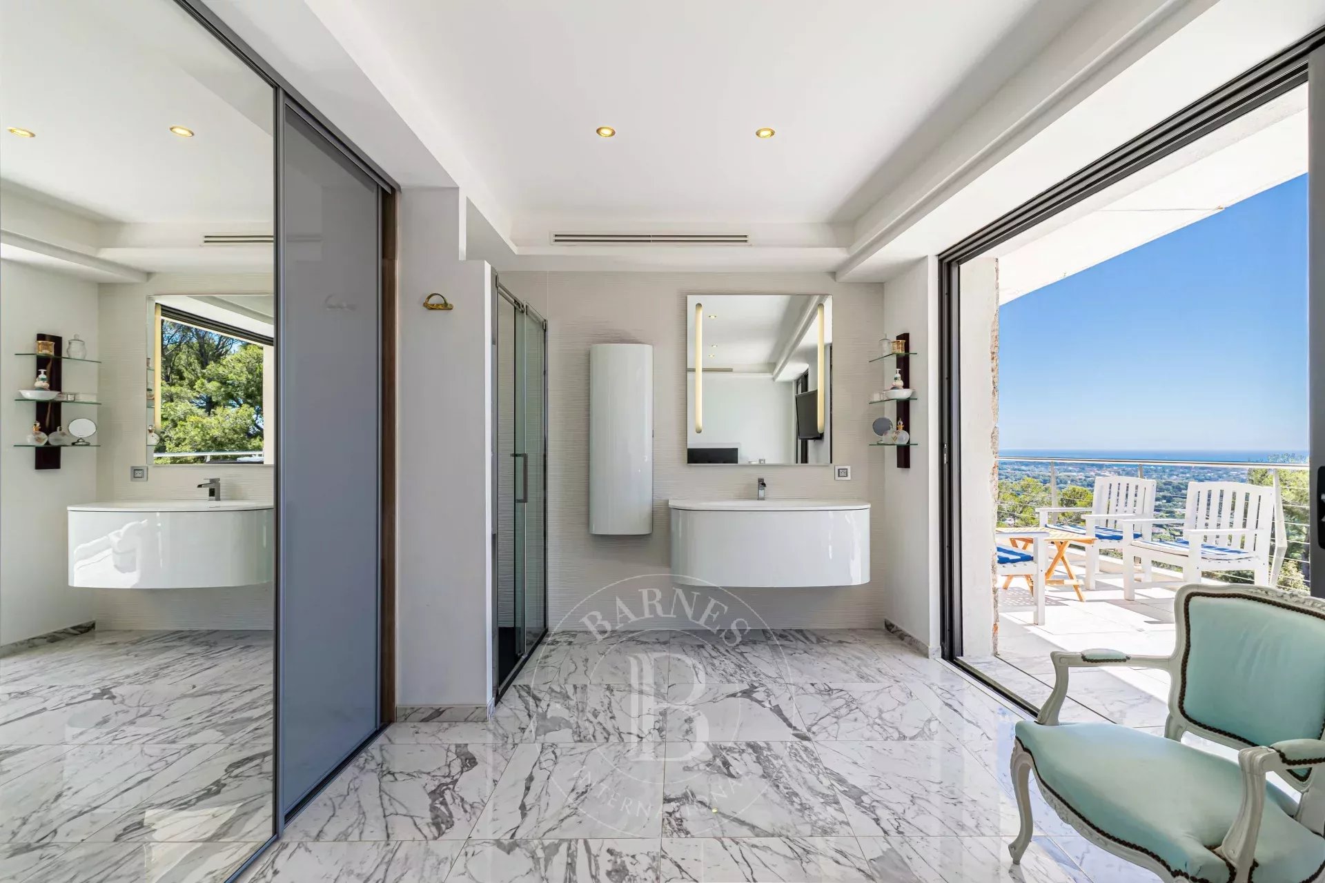 GOLFE JUAN - CALIFORNIAN VILLA - PANORAMIC SEA VIEW - picture 13