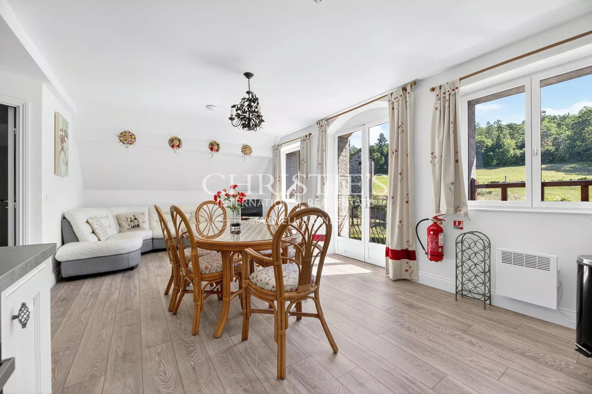 38 Bedroom Chateau's Image 106