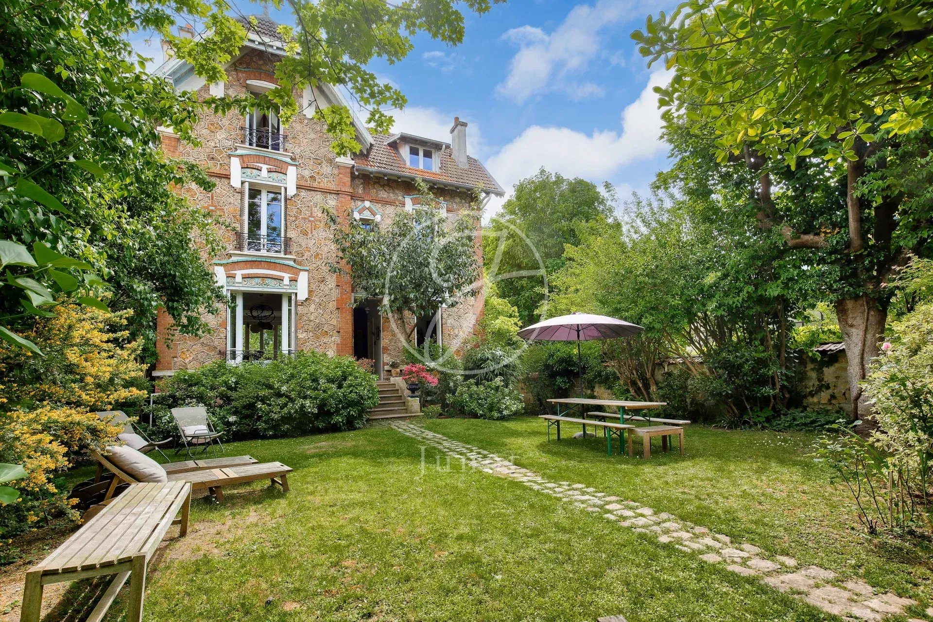 Le Vésinet - CENTRE - Maison à vendre - 6 chambres - 220m² - Terrain 505m².