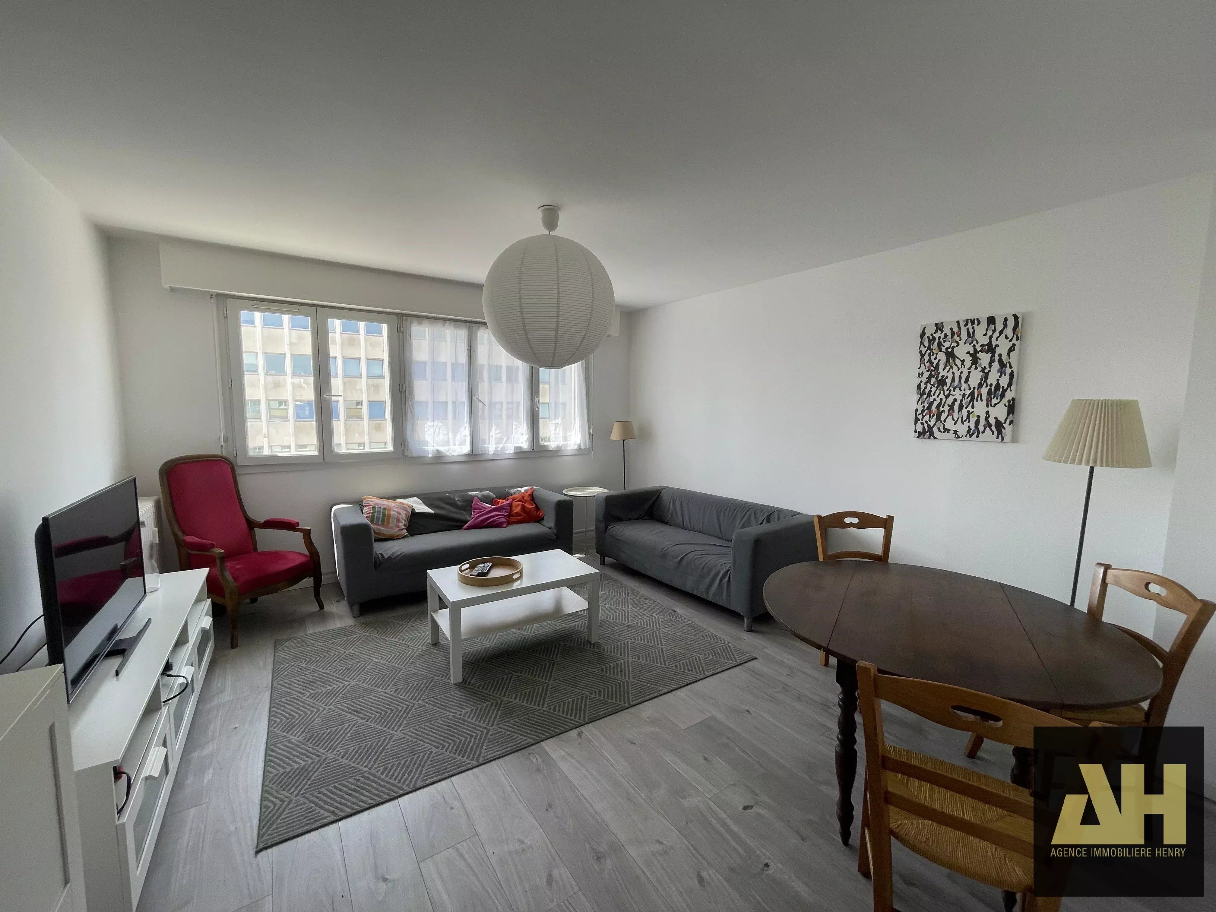 EXCLUSIVITE - BREST - APPARTEMENT T5 MEUBLE – DERNIER ETAGE - PROX. TRANSPORTS ET COMMERCES
