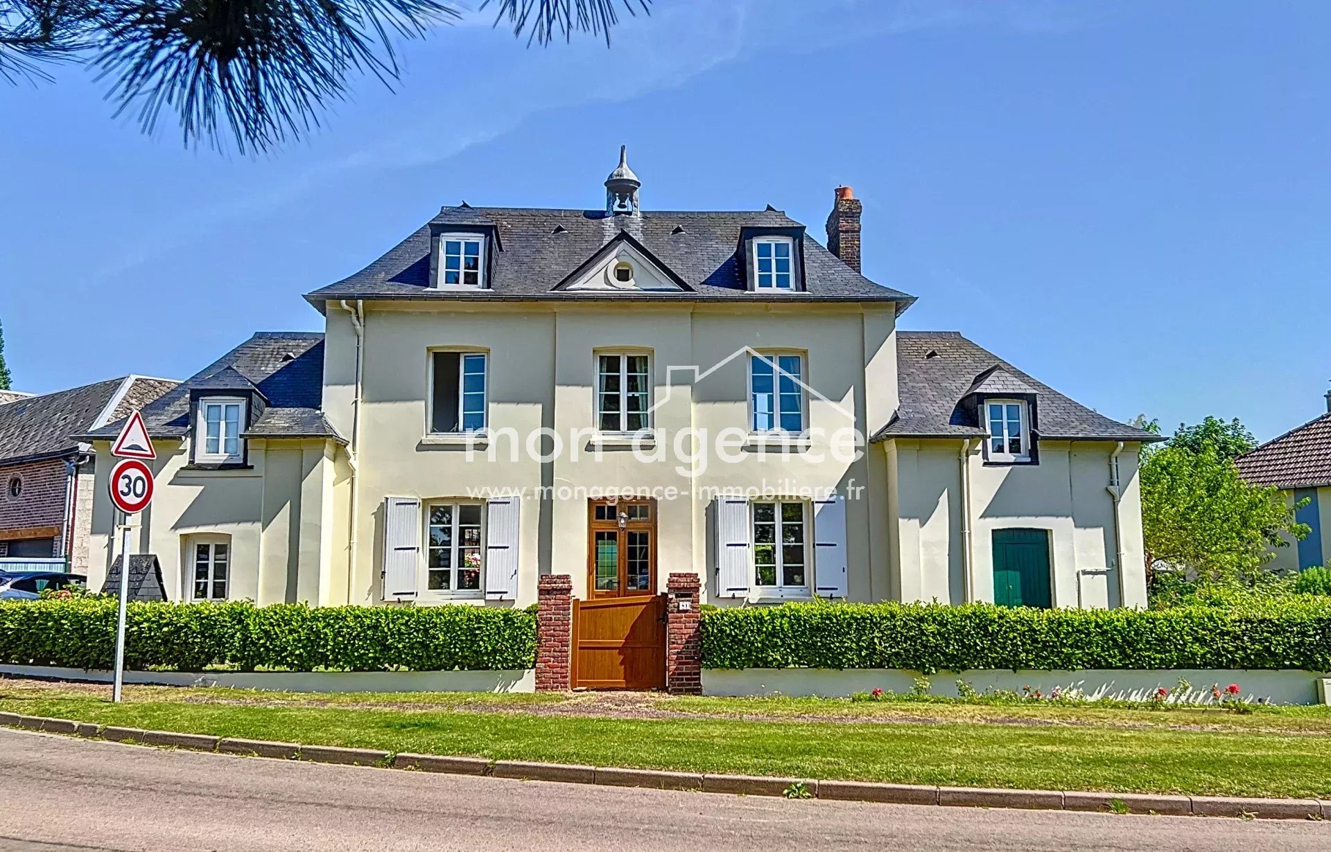 Maison de maître 5 Pièces à Sainte-Croix-sur-Buchy