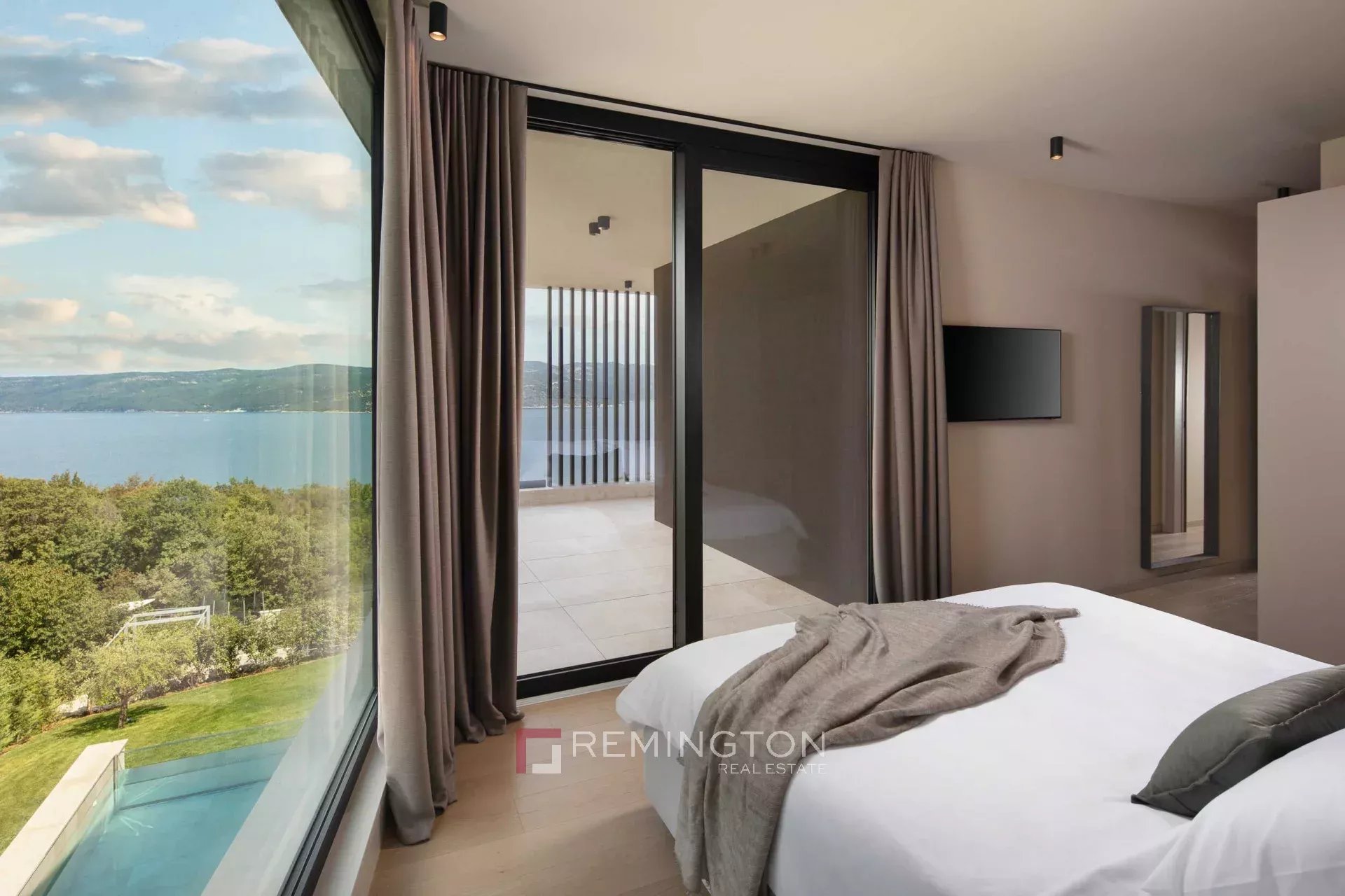 4 Bedroom Villa/Townhouse's Image 11