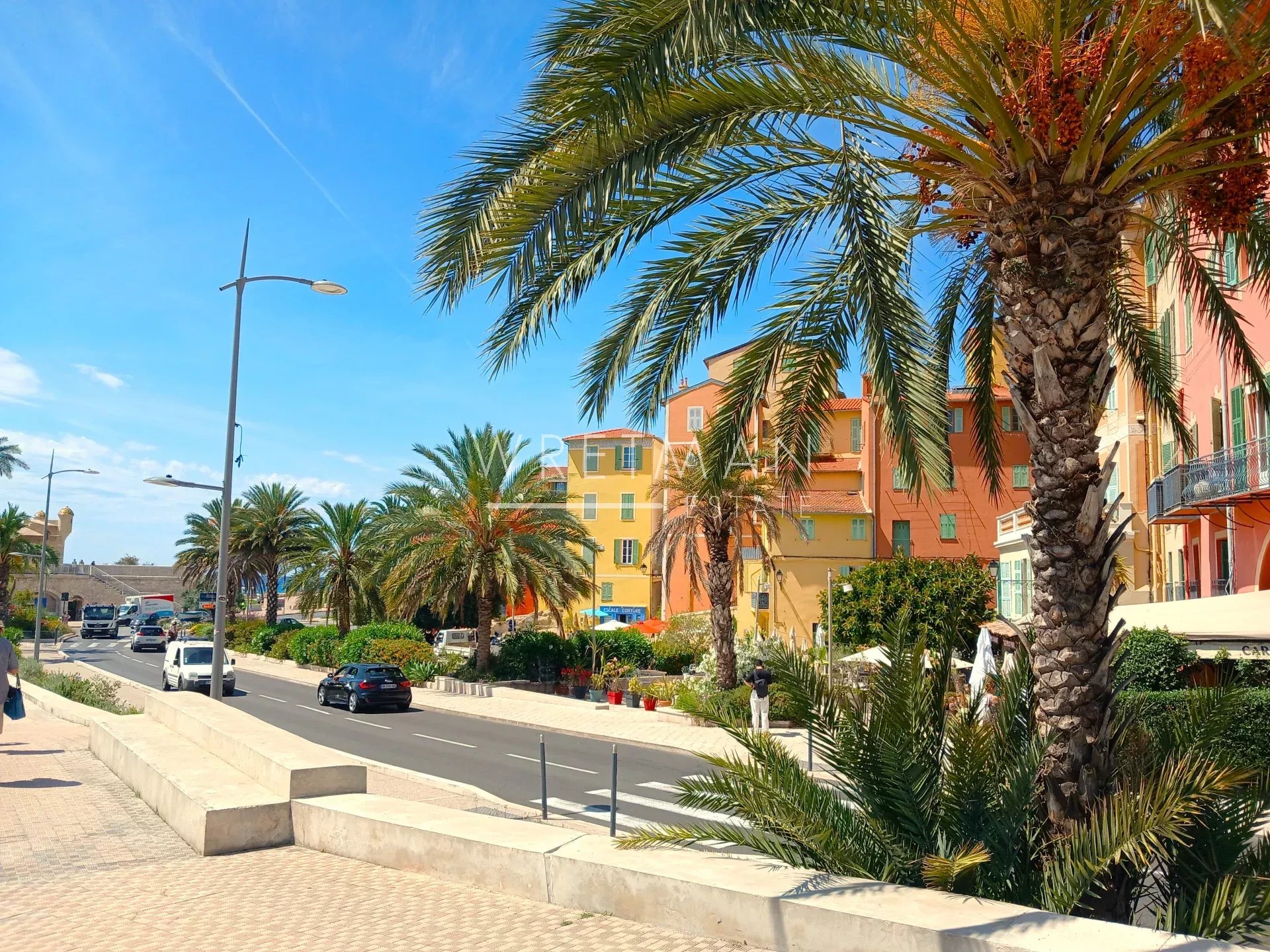 Appartement 3 pièces avec balcon, vue mer - Menton Vieux Port